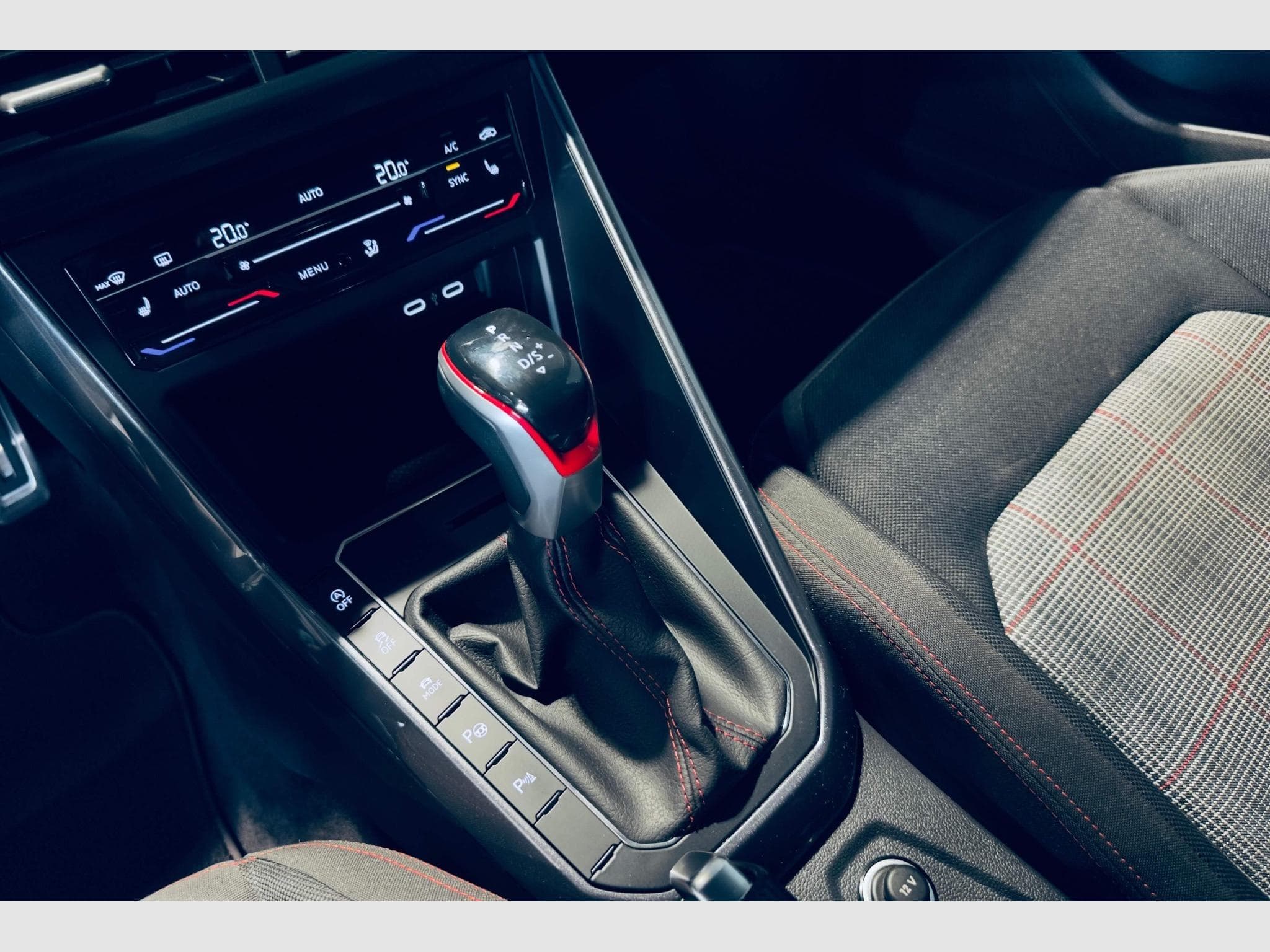 VW Polo POLO GTI TSI DSG (2024) - Photo 10