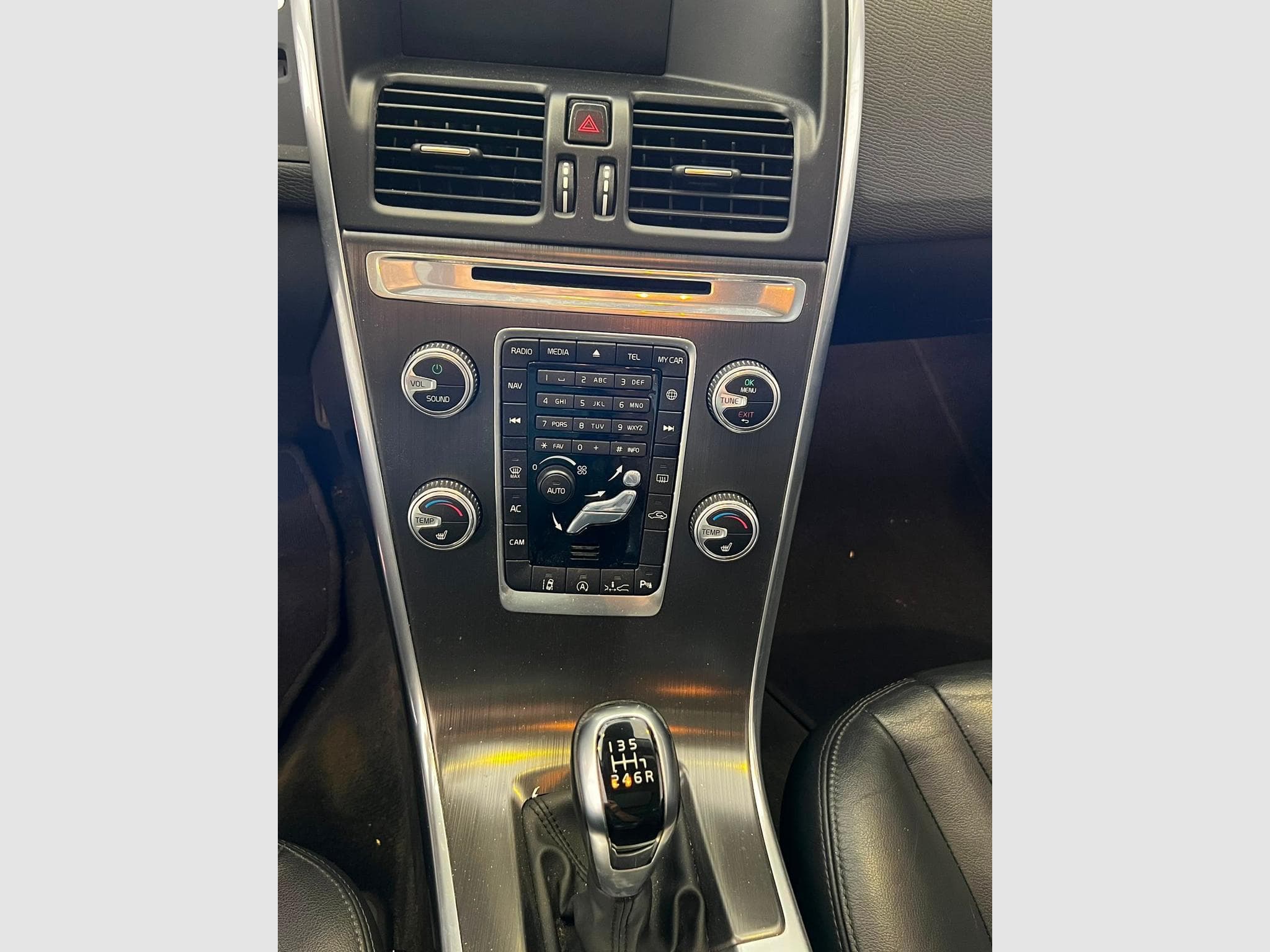 Volvo XC60 2.0 133KW (2014) - Photo 7