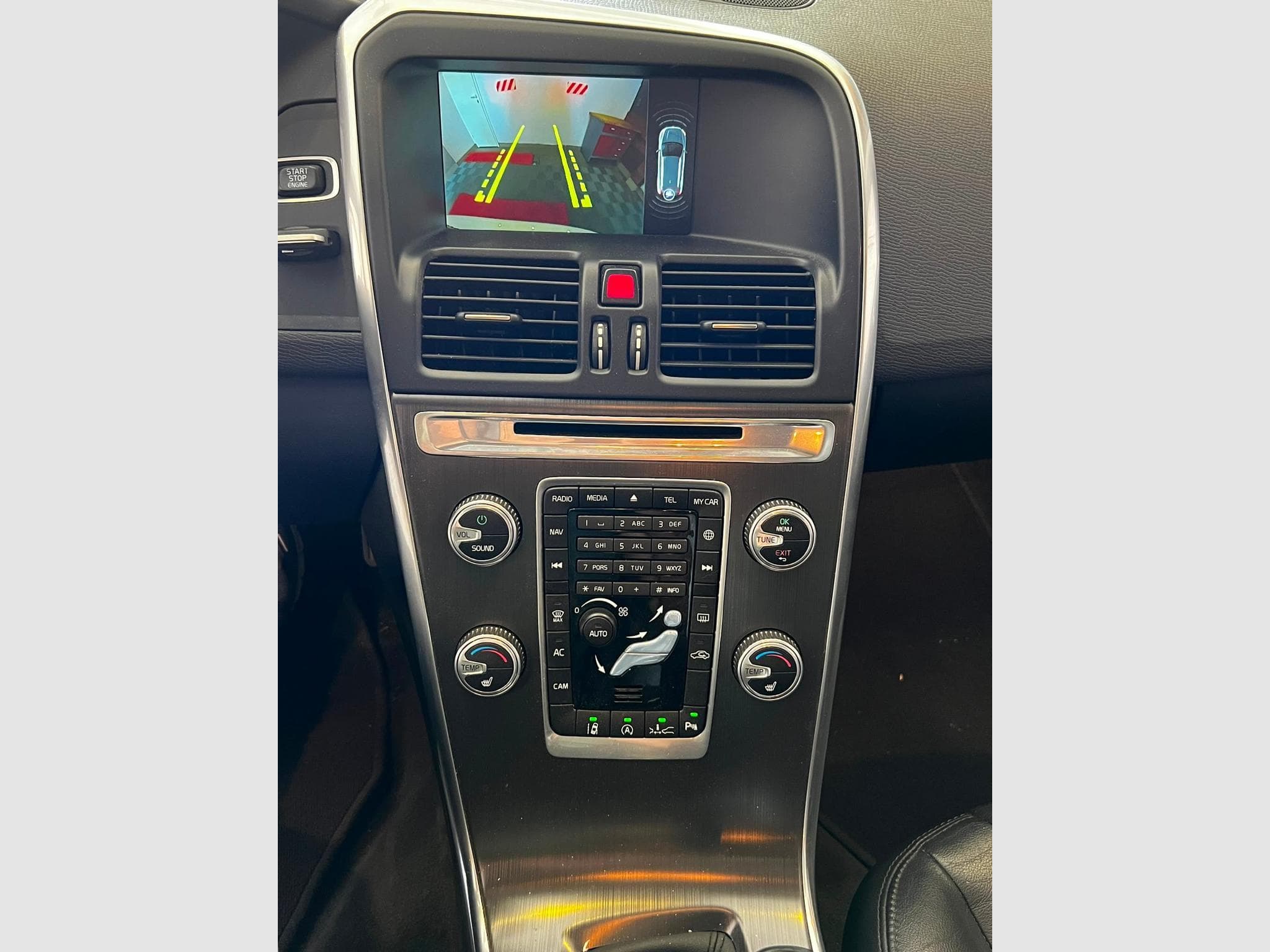 Volvo XC60 2.0 133KW (2014) - Photo 8