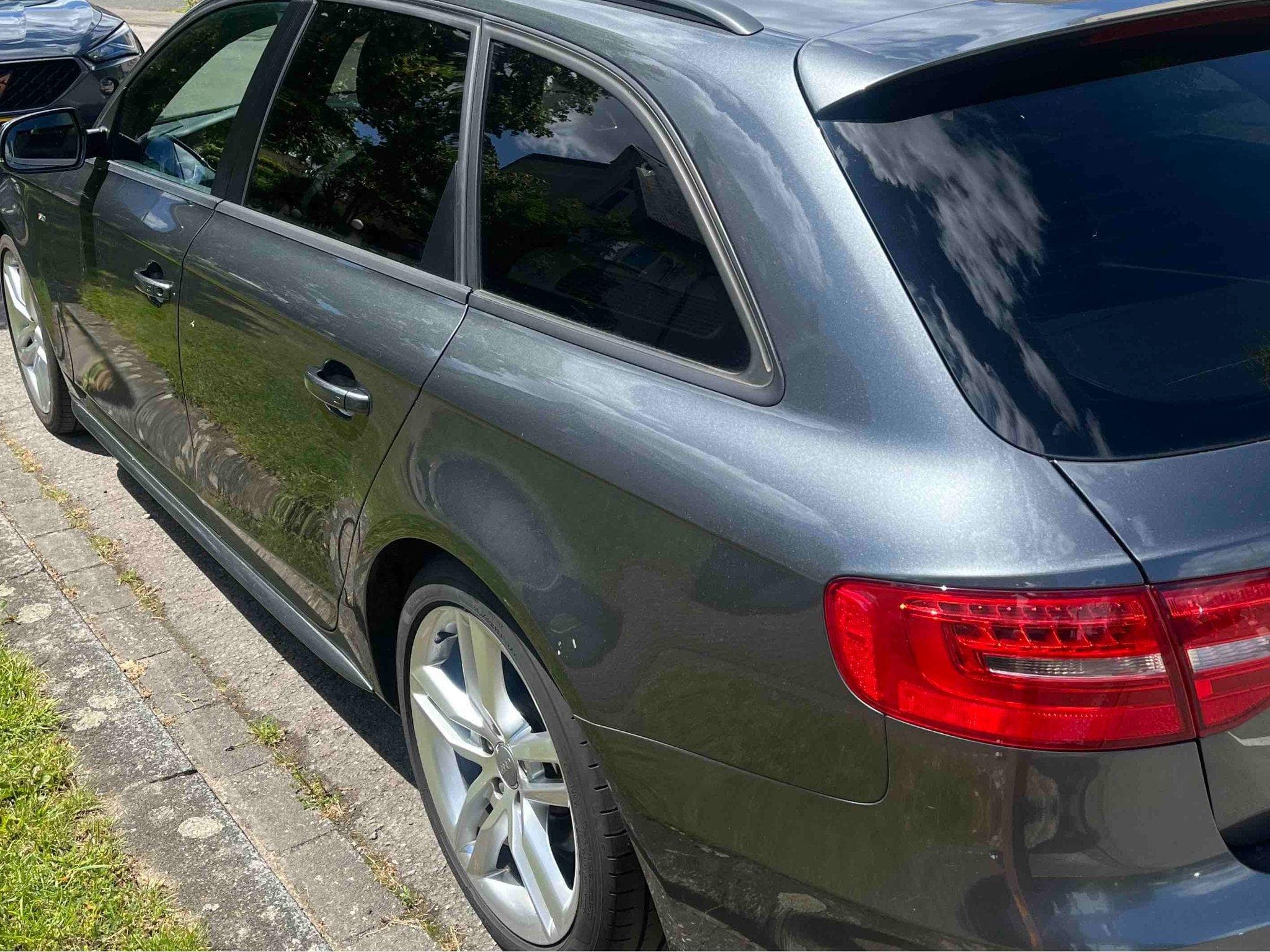 Audi A4 Quattro S-Line (2014) - Photo 2