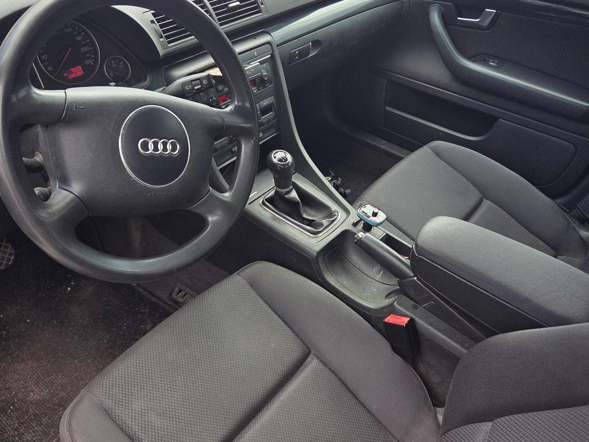 Audi A4 1.9 tdi (2001) - Foto 2