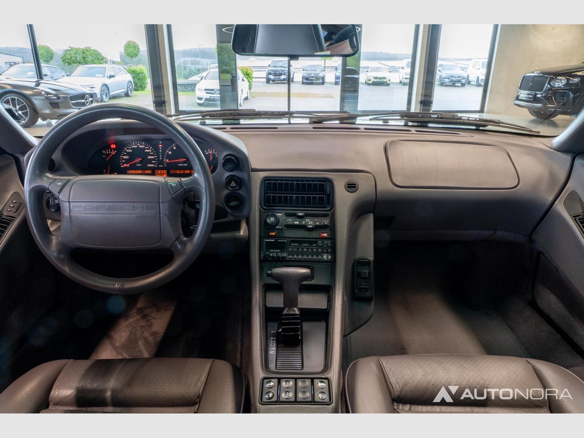 Porsche 928 GTS (1992) - Photo 1