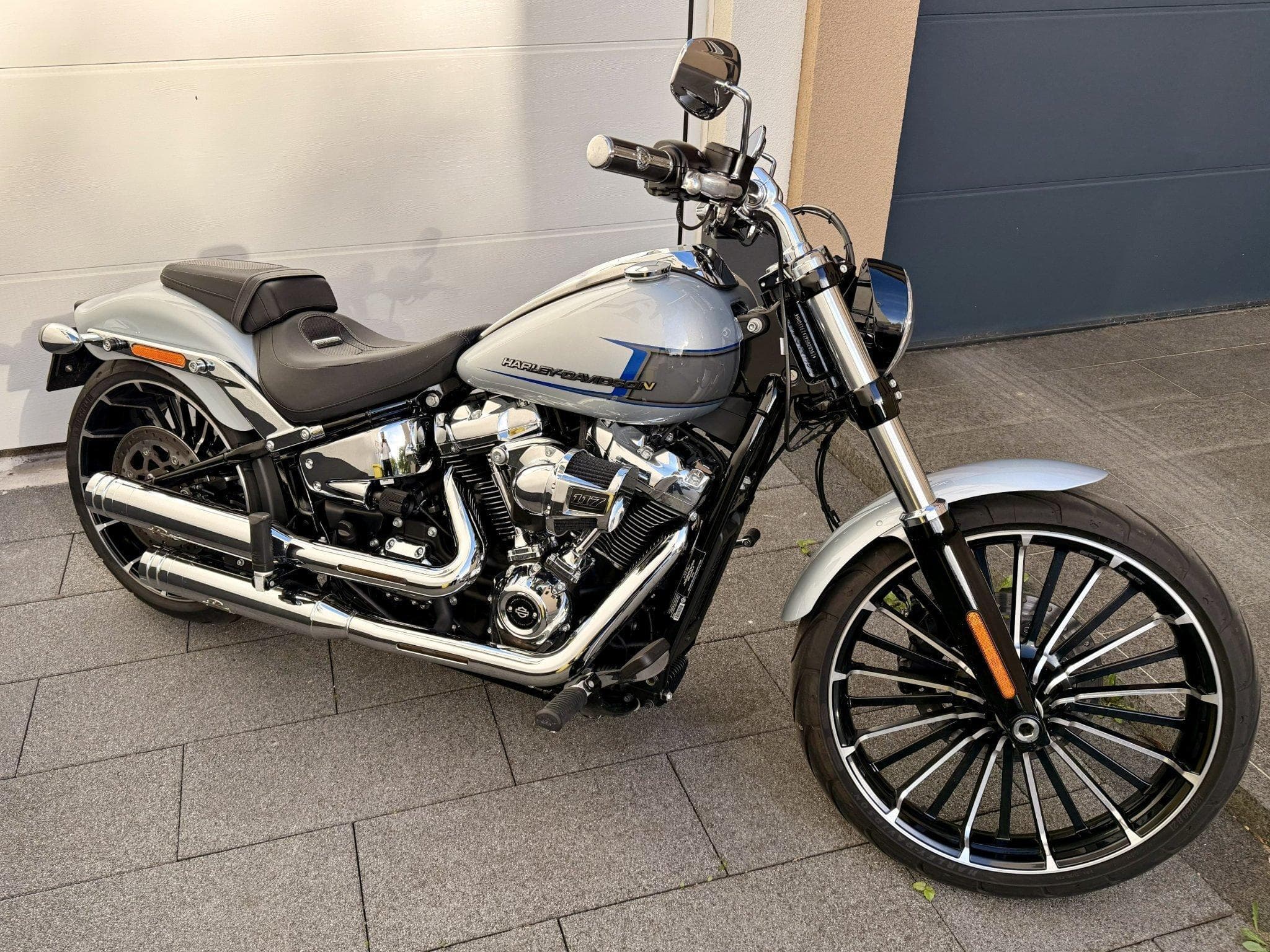 Harley-Davidson Softail Breakout FXBR Breakout 2023 (2023) - Photo 1