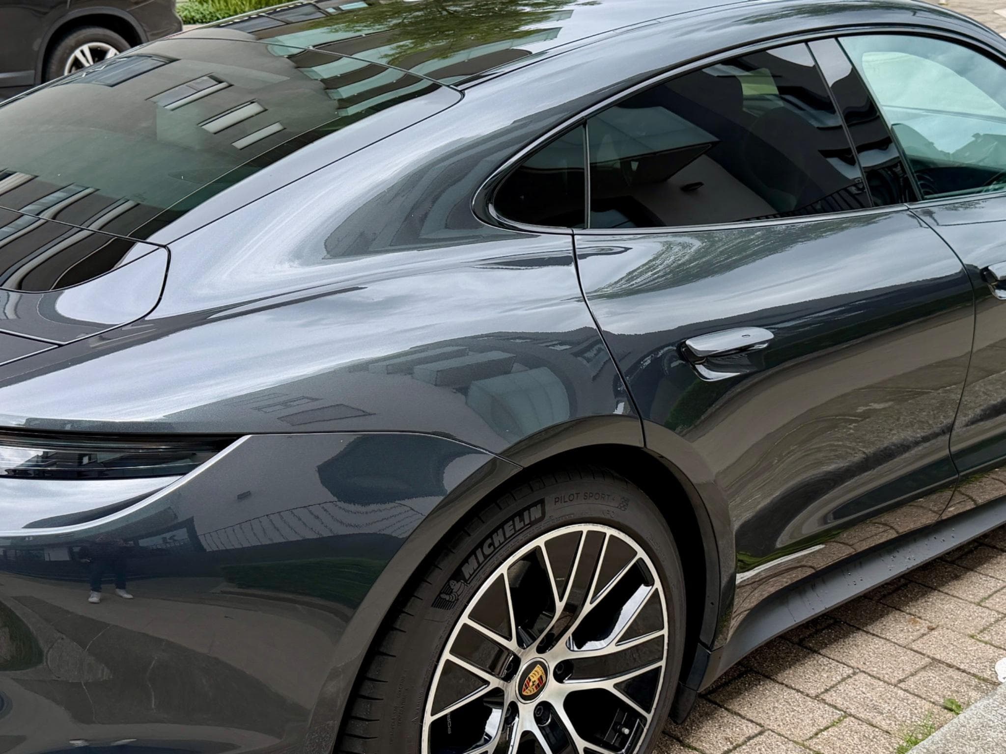 Porsche Taycan (2023) - Foto 4