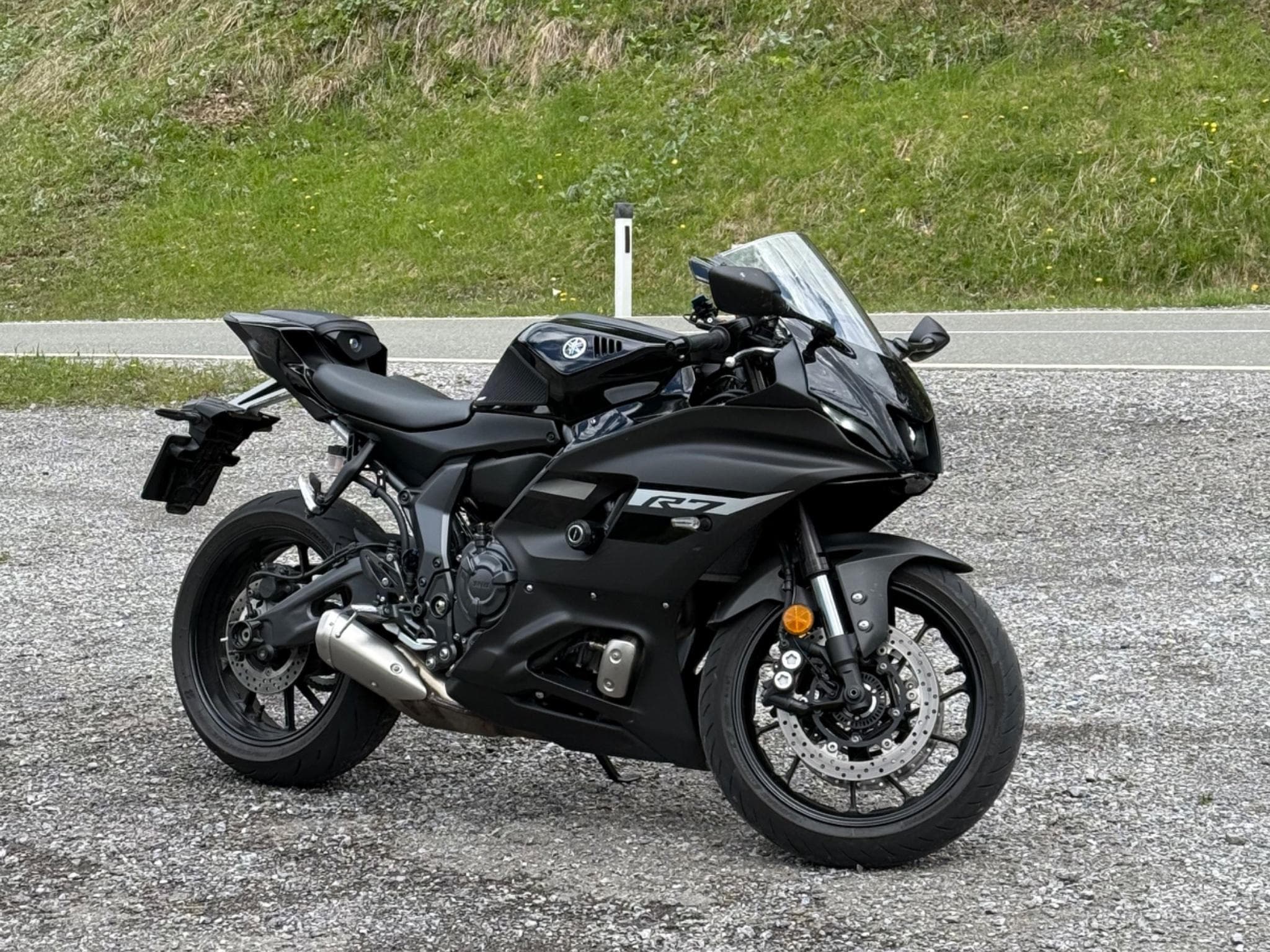 Yamaha R7 (2024) - Foto 2