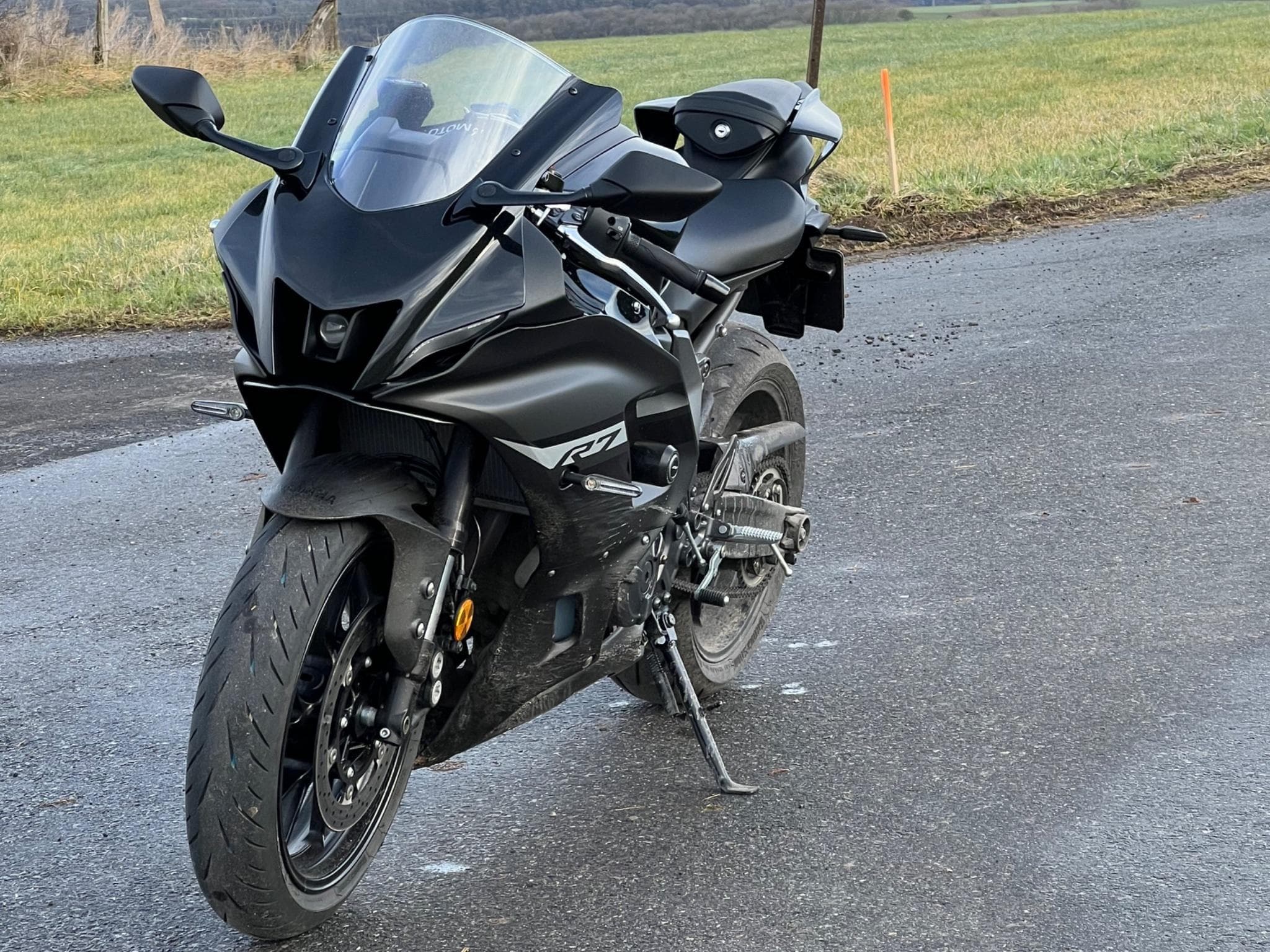 Yamaha R7 (2024) - Foto 1