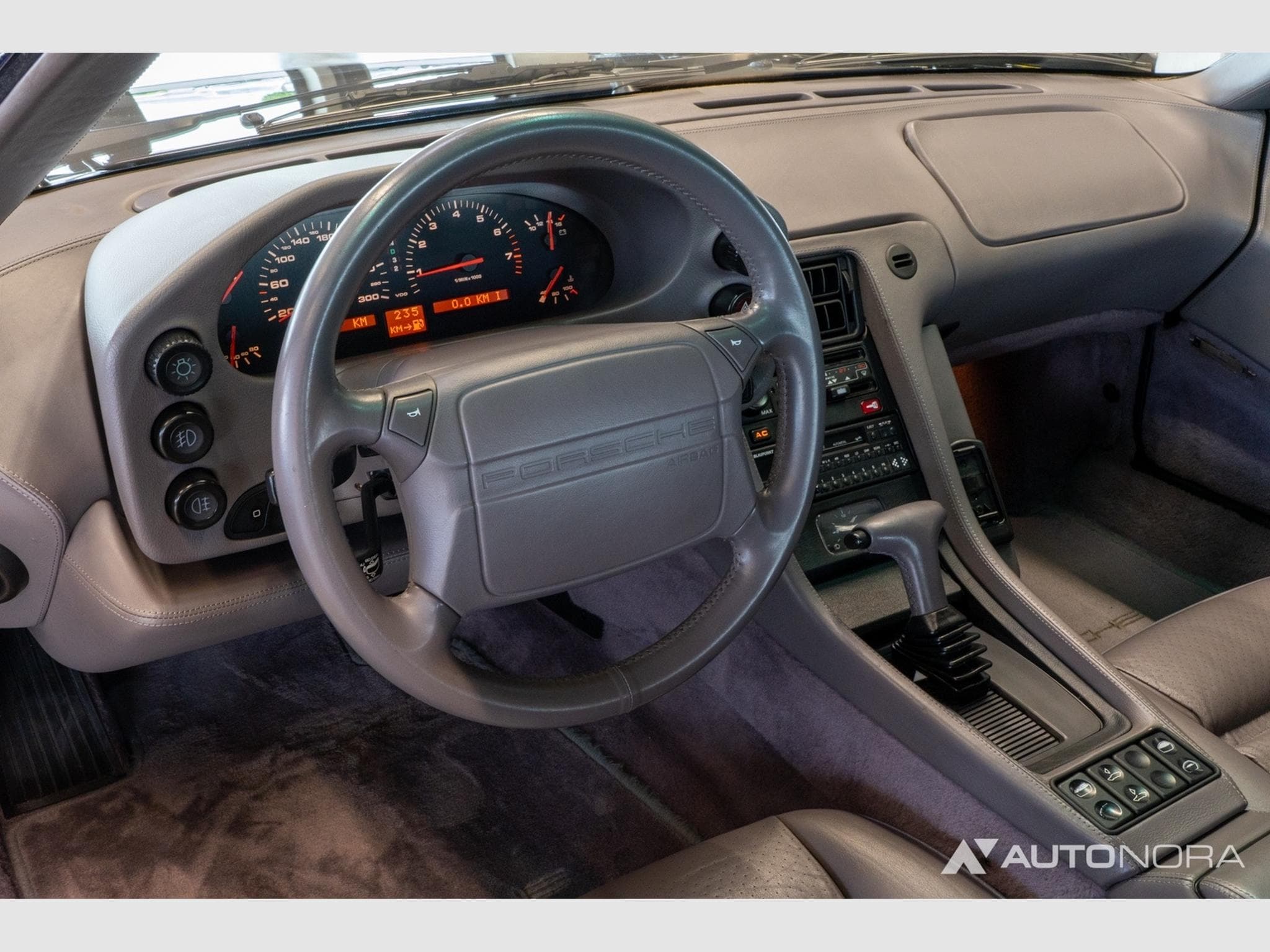 Porsche 928 GTS (1992) - Photo 13