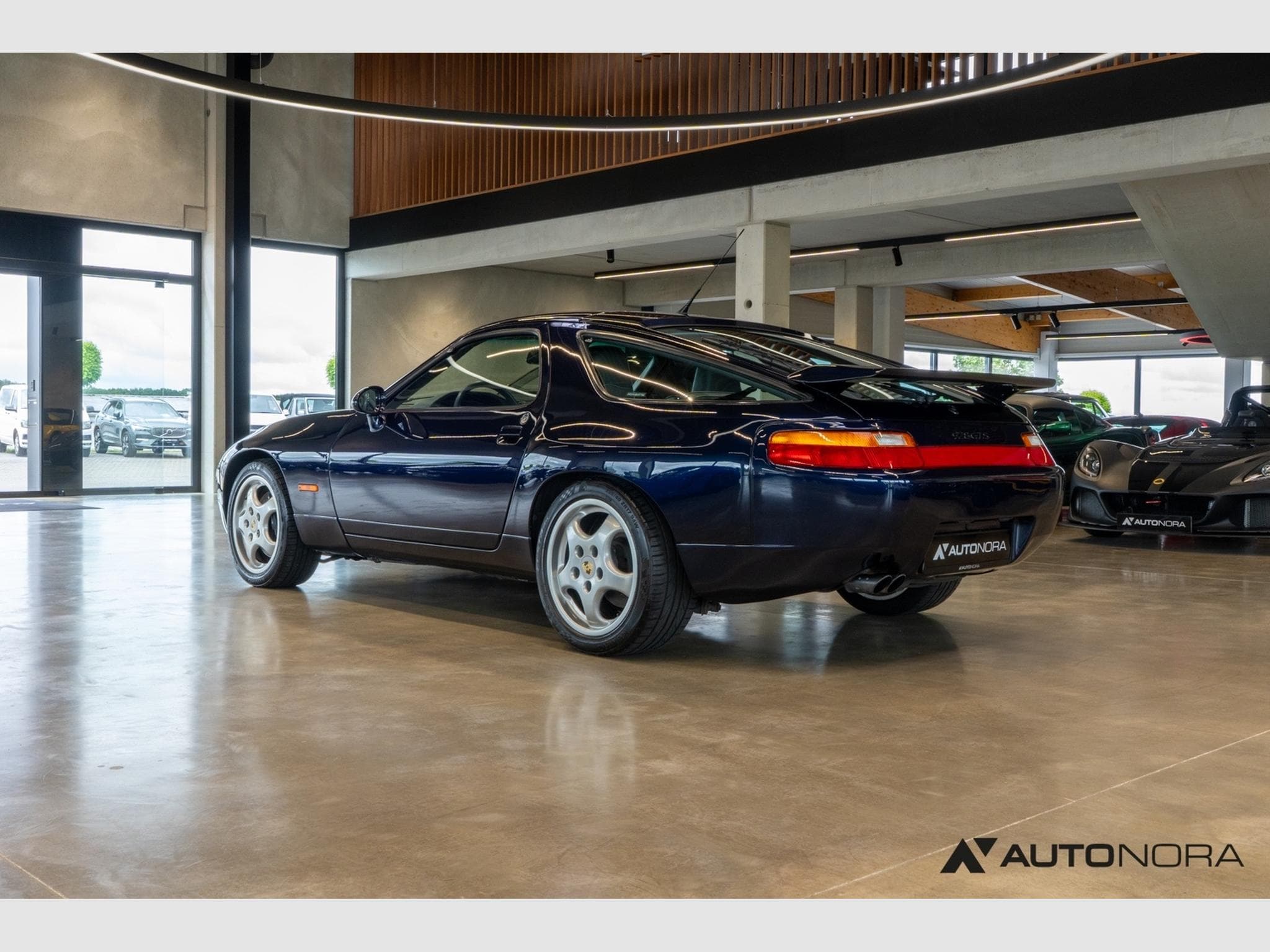 Porsche 928 GTS (1992) - Photo 8