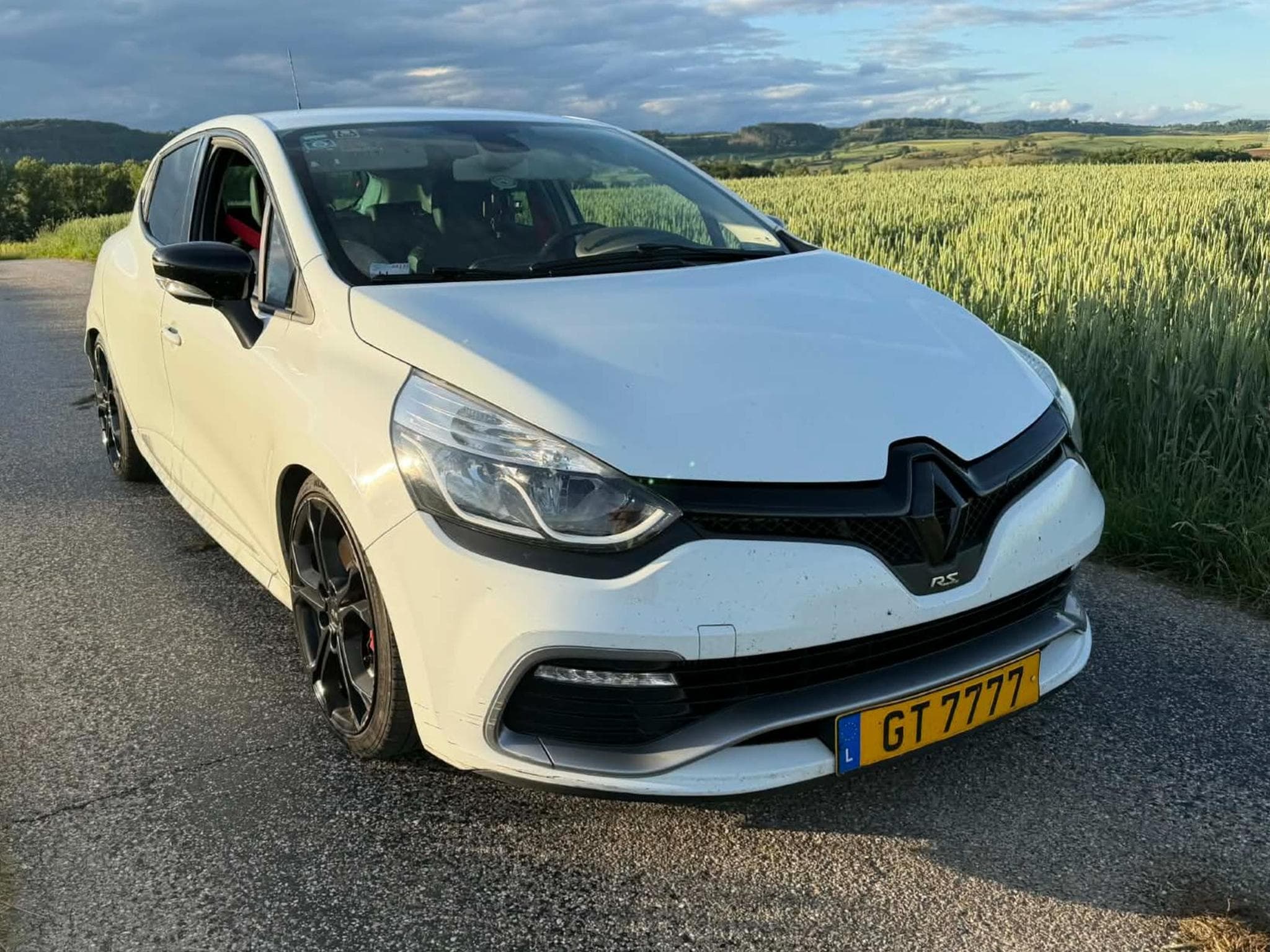 Renault Clio RS (2016) - Photo 2