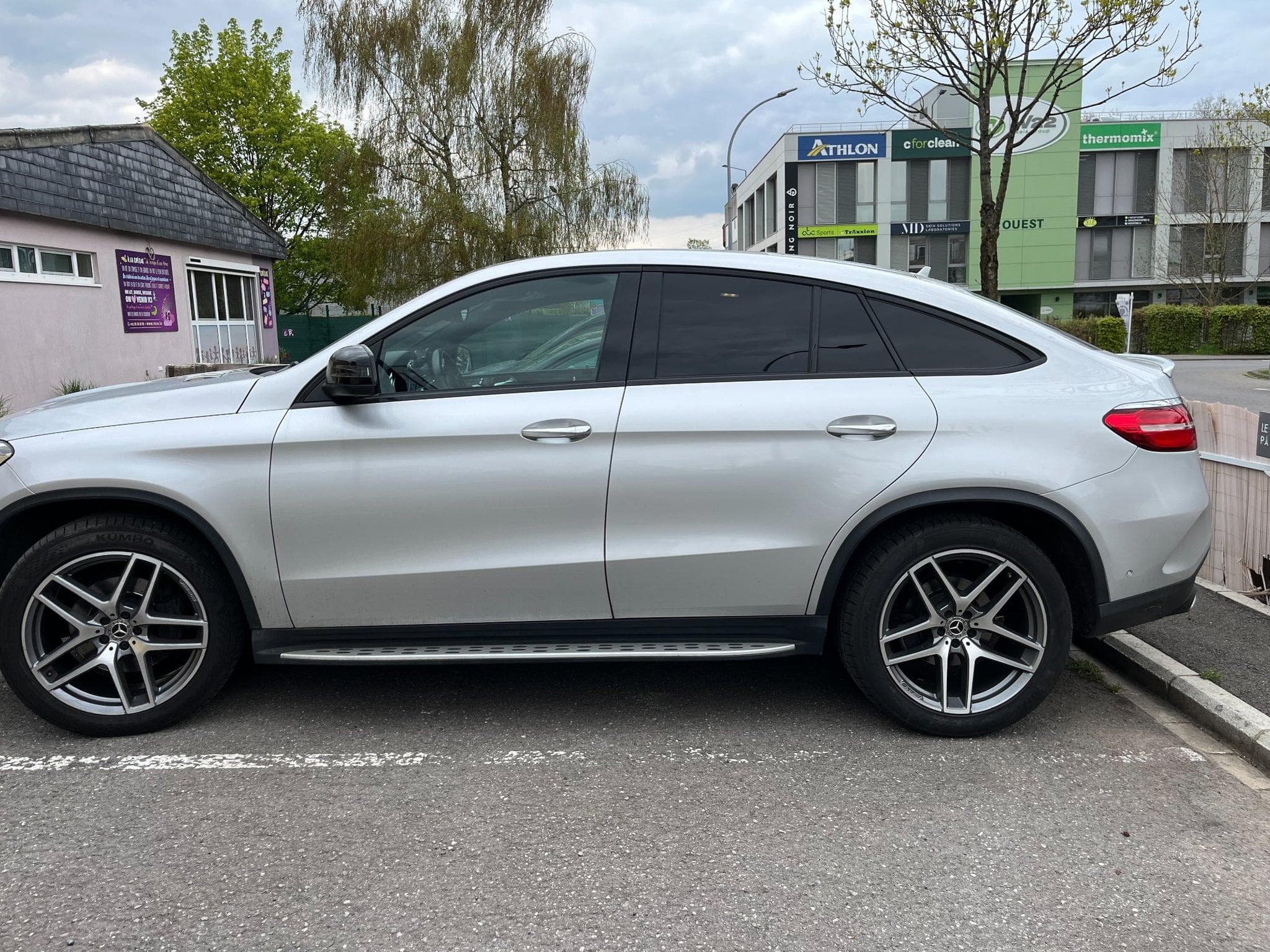 Mercedes GLE 350 AMG LINE (2019) - Photo 2