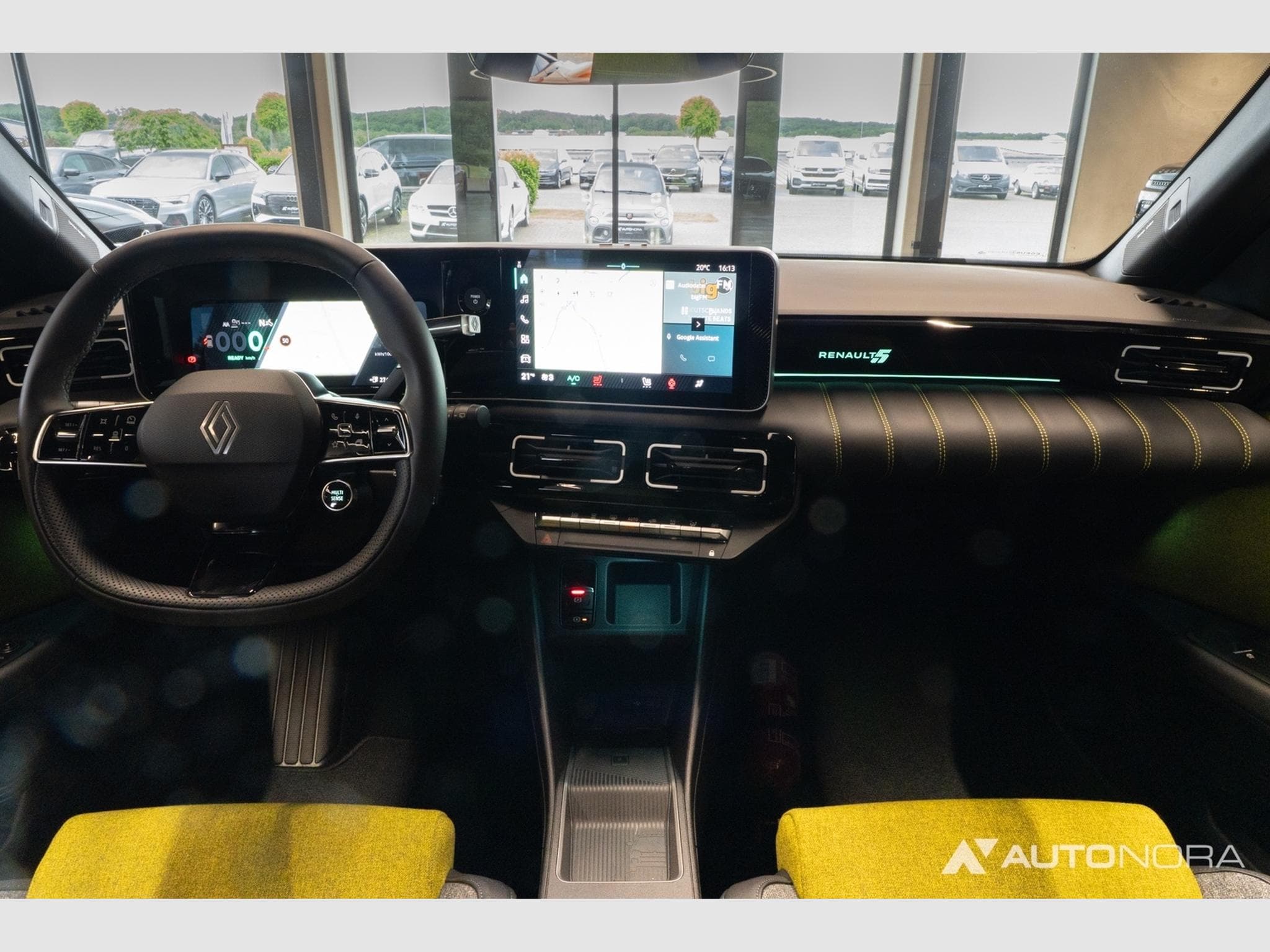 Renault 5 E-Tech Iconic Five 150 Comfort Range (2025) - Photo 15