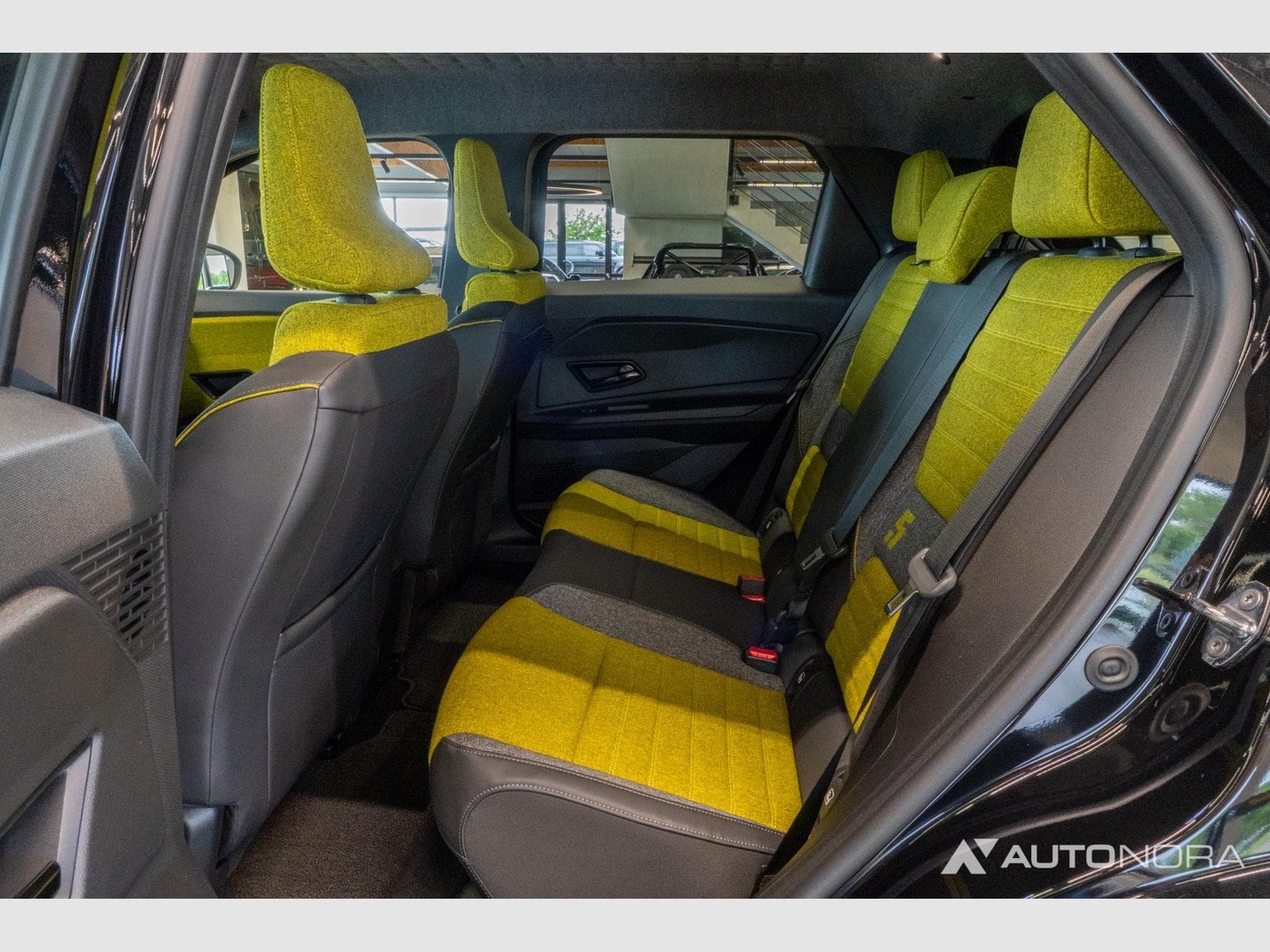 Renault 5 E-Tech Iconic Five 150 Comfort Range (2025) - Photo 14
