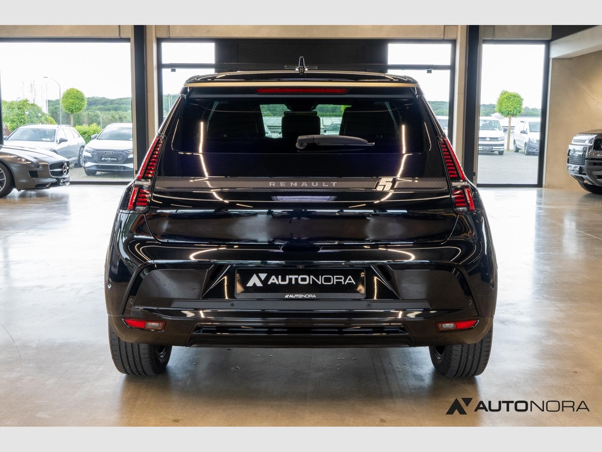 Renault 5 E-Tech Iconic Five 150 Comfort Range (2025) - Photo 9