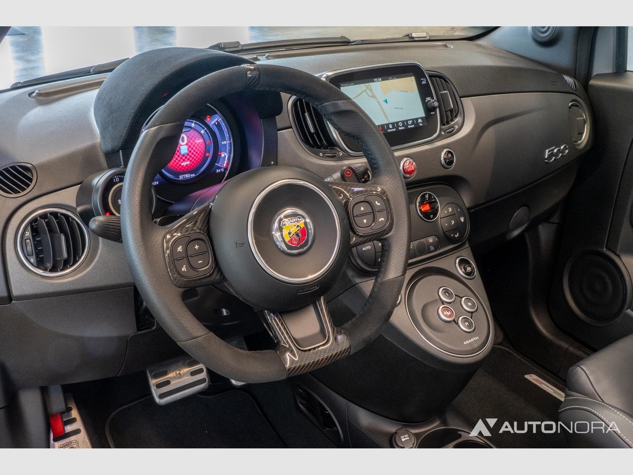 Abarth 595 595C Competizione (2019) - Photo 13