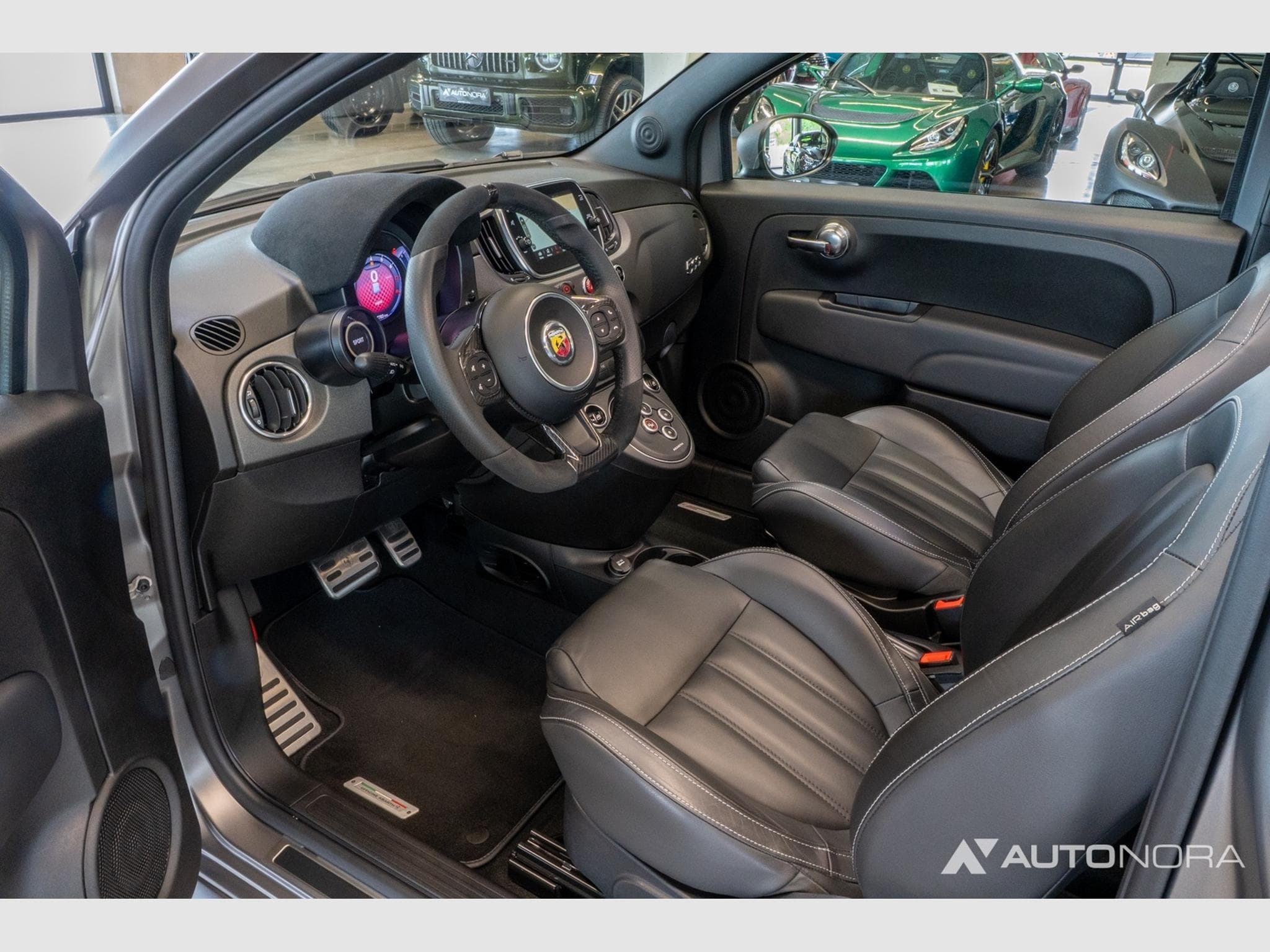 Abarth 595 595C Competizione (2019) - Photo 12