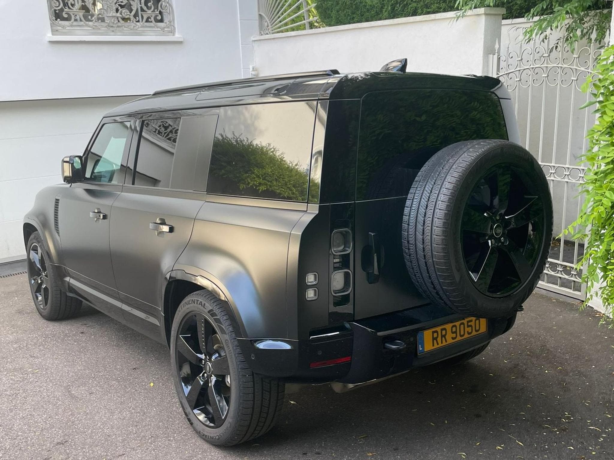 Land-Rover Defender 110 D250 HardTop X-Dynamic SE UTILITAIRE (2025) - Photo 3