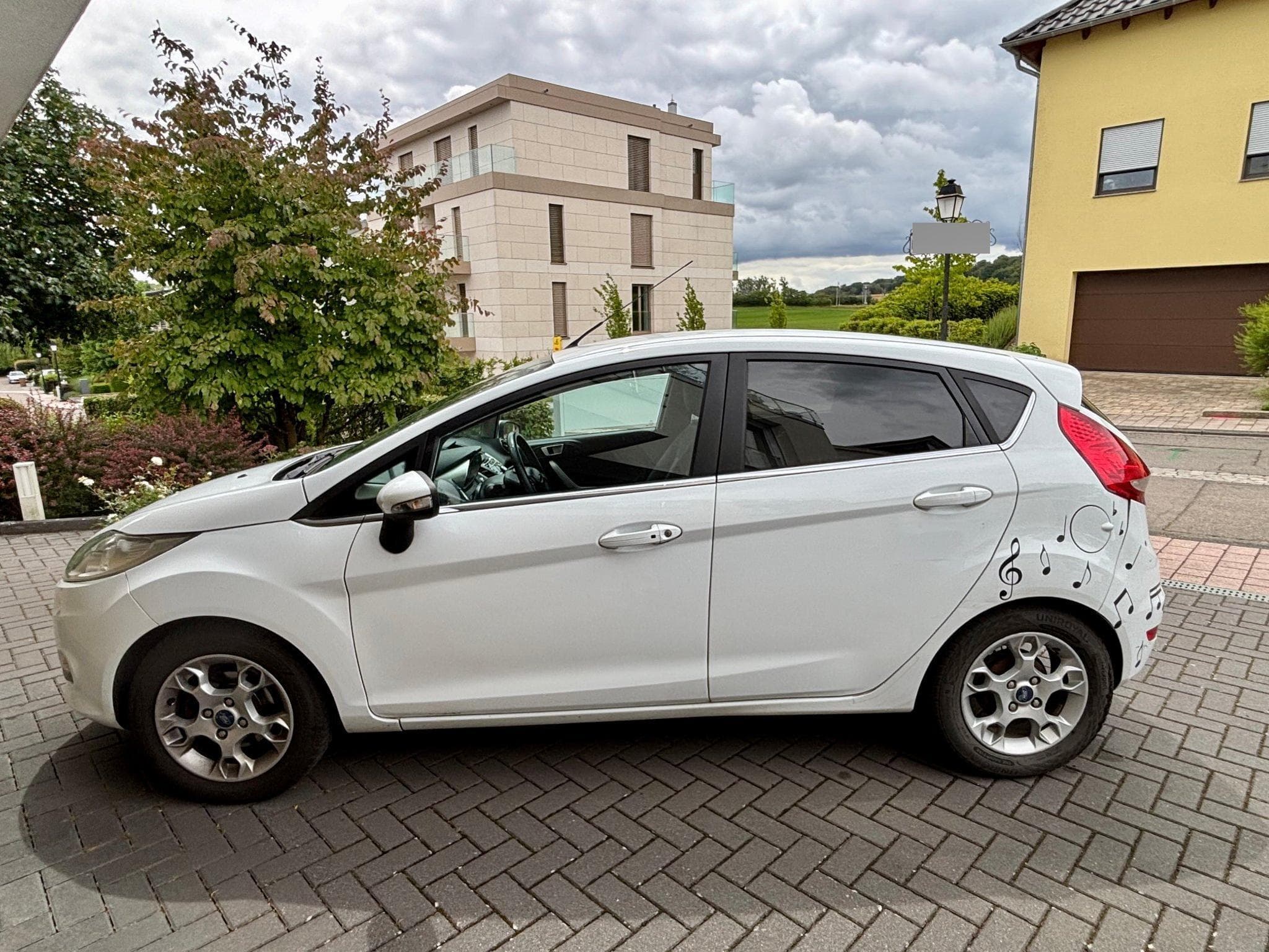 Ford Fiesta ESSENCE + LPG (2012) - Photo 1