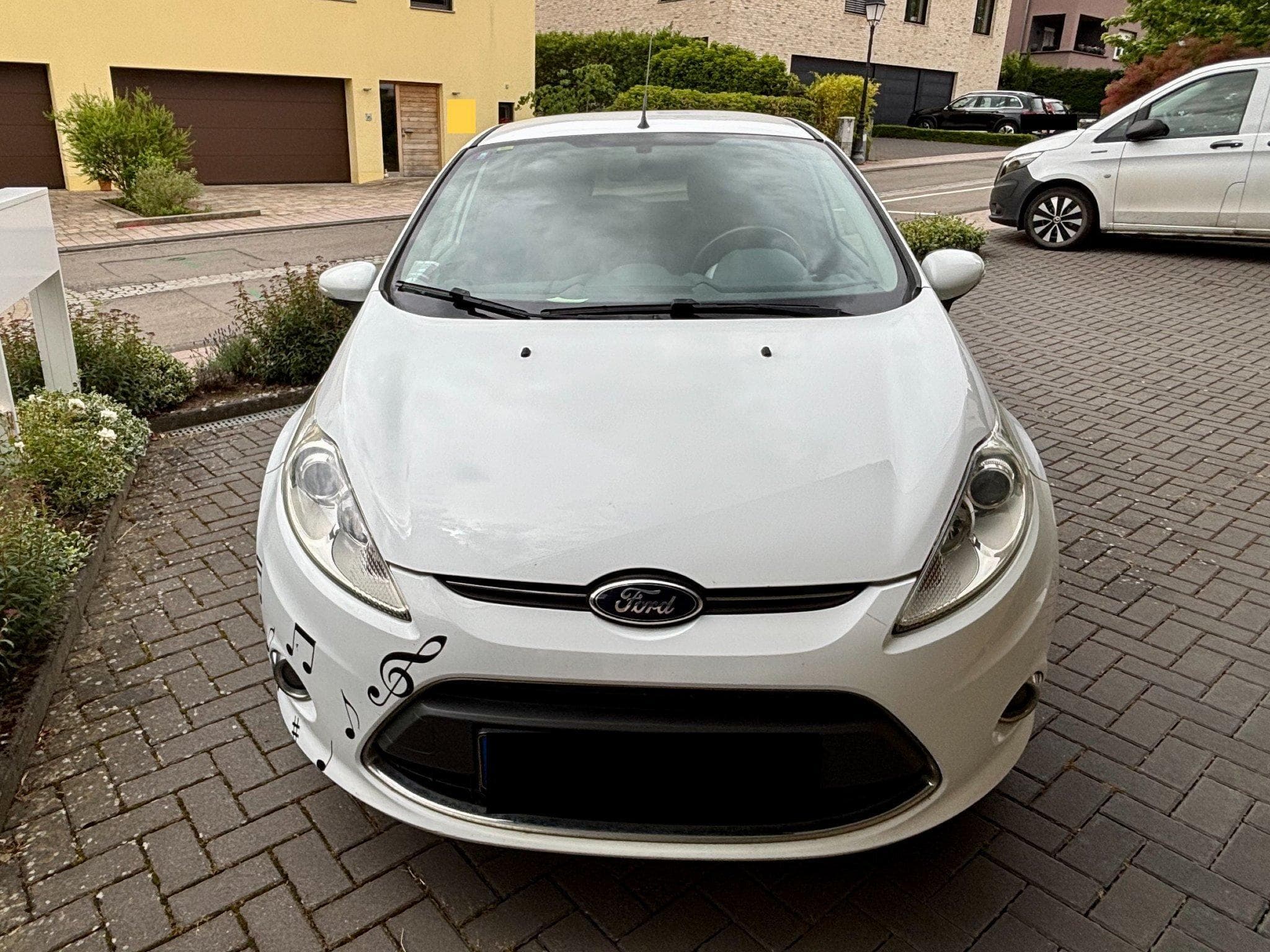 Ford Fiesta ESSENCE + LPG (2012) - Photo 2
