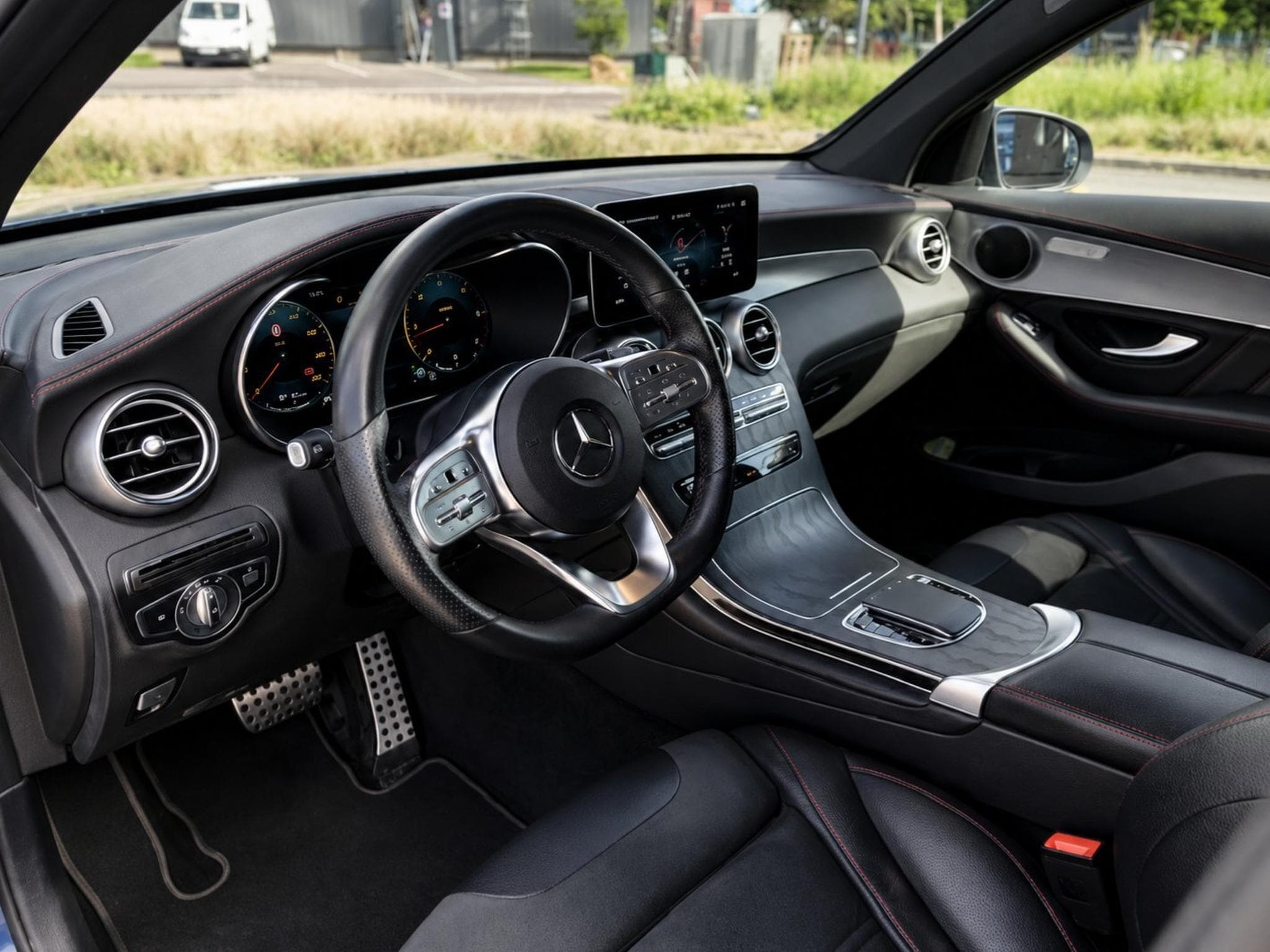 Mercedes GLC 220 AMG PLUS (2022) - Photo 7