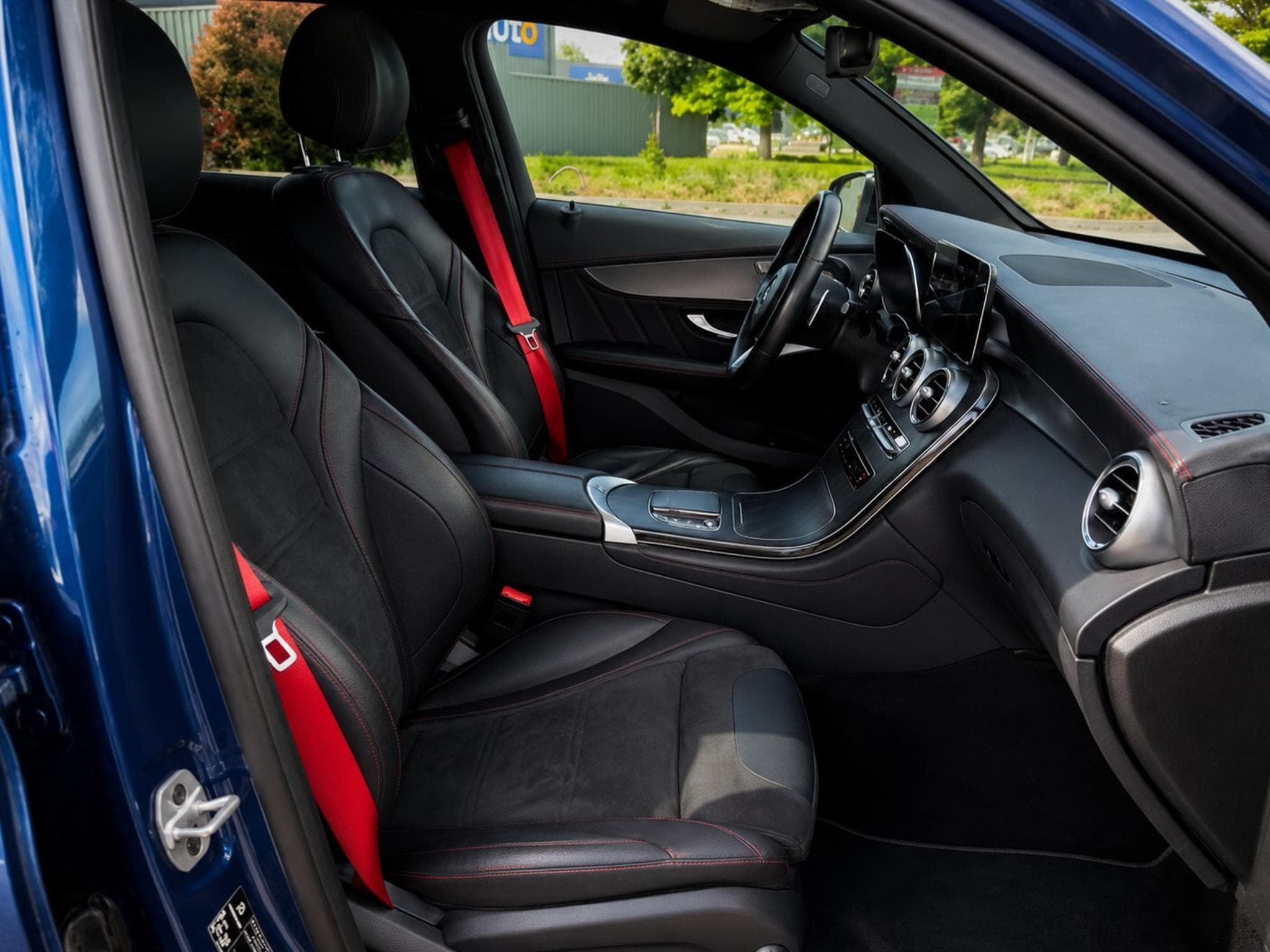 Mercedes GLC 220 AMG PLUS (2022) - Photo 10