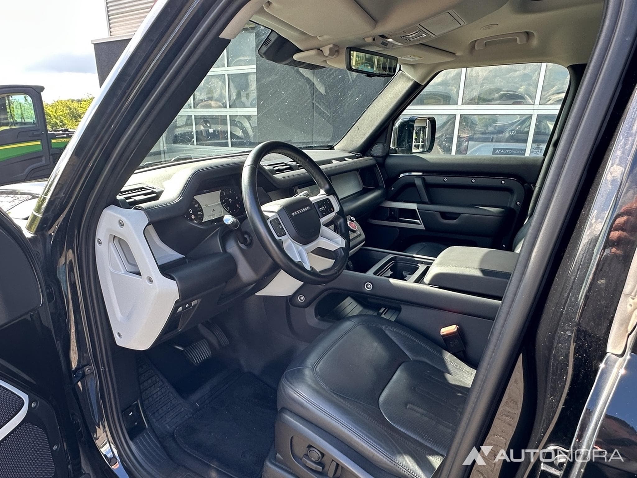 Land-Rover Defender 110 D300 HSE (2021) - Photo 11