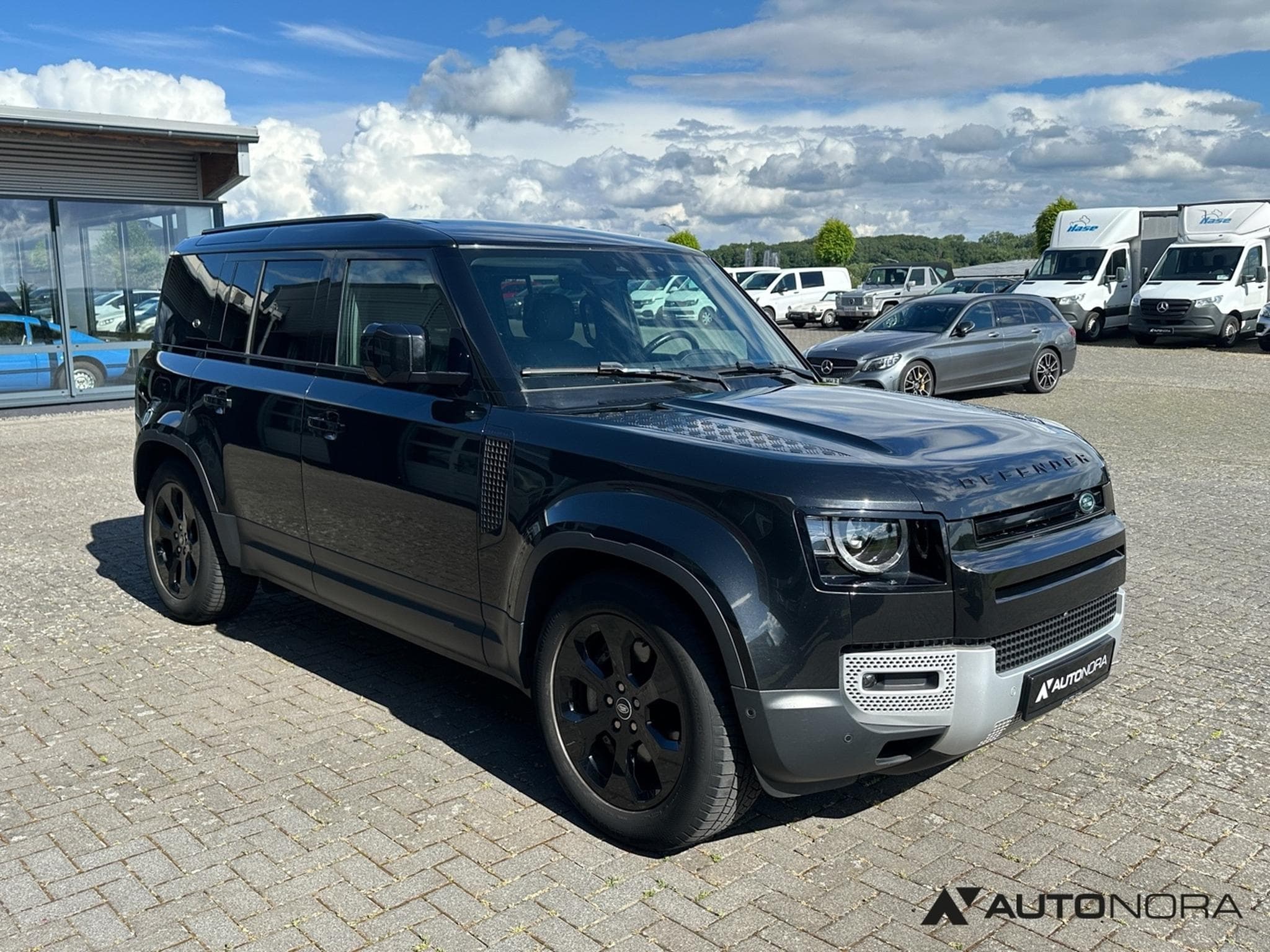 Land-Rover Defender 110 D300 HSE (2021) - Photo 3