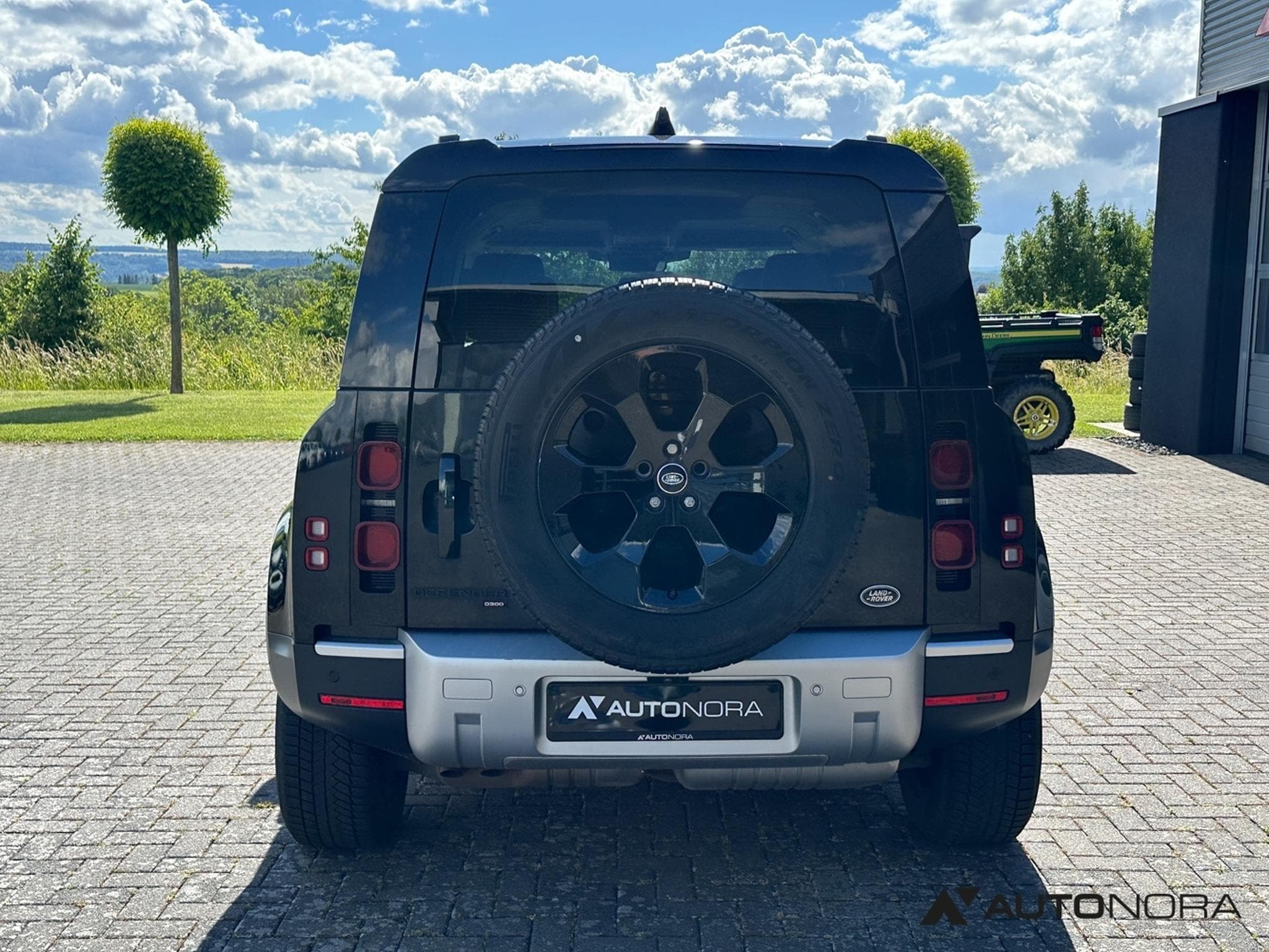Land-Rover Defender 110 D300 HSE (2021) - Photo 7