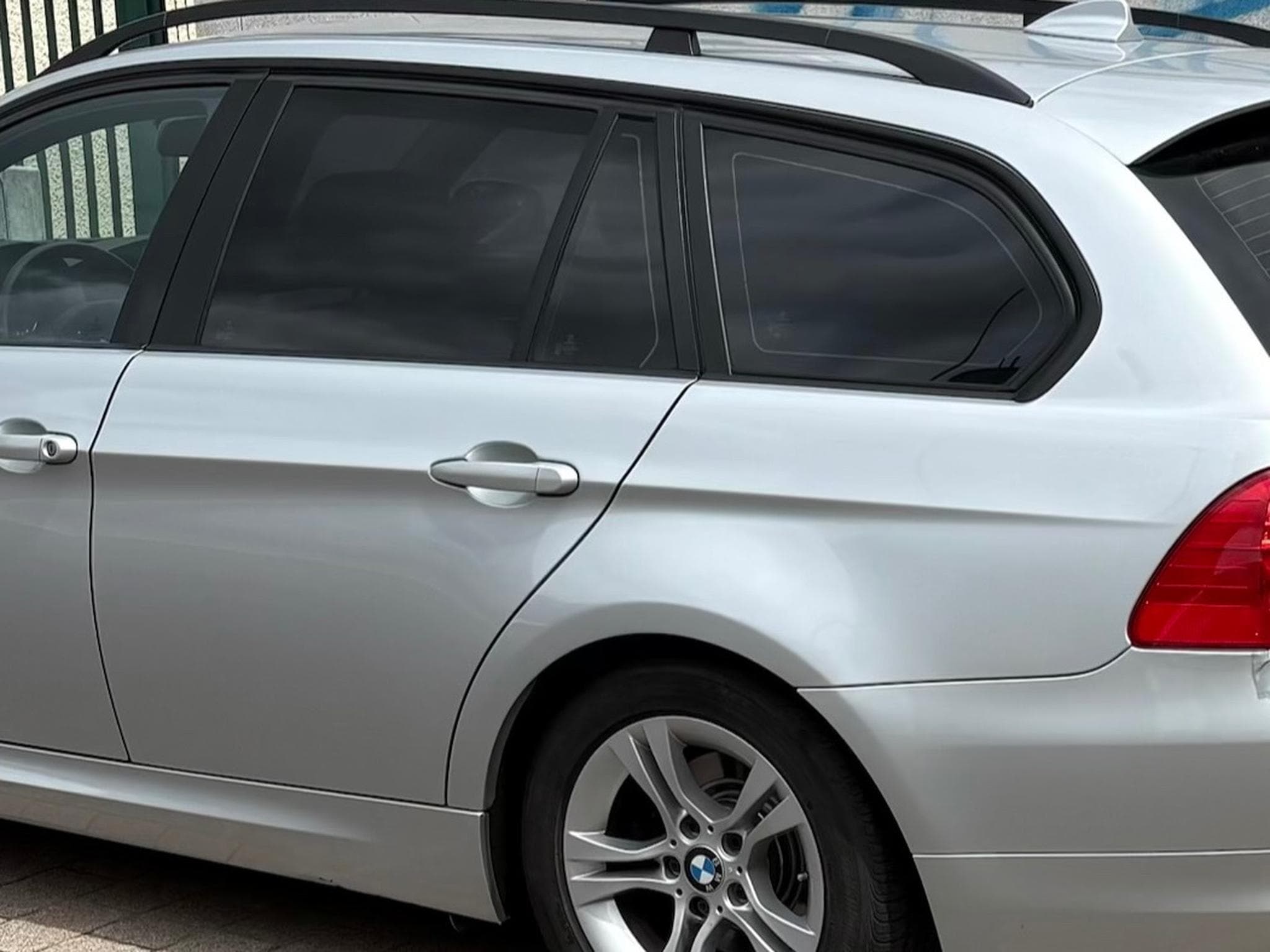 BMW 320 (2009) - Photo 5