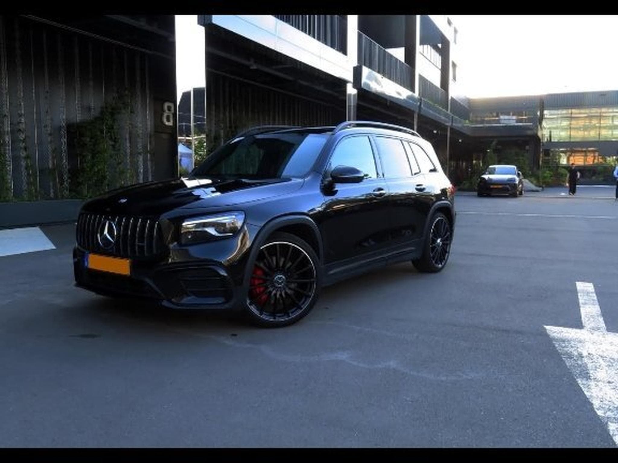 Mercedes GLB 35 AMG (2024) - Photo 2