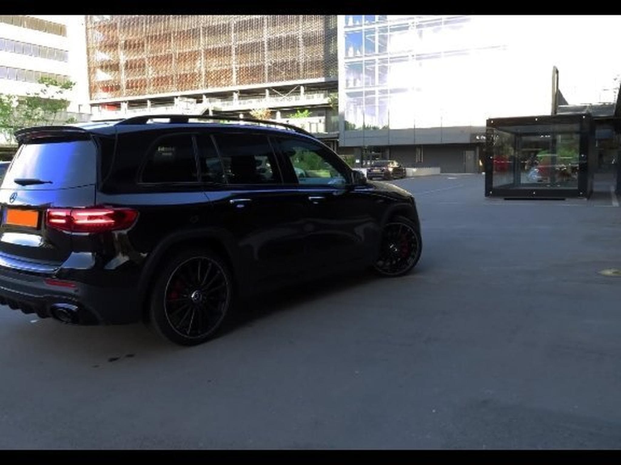 Mercedes GLB 35 AMG (2024) - Photo 3