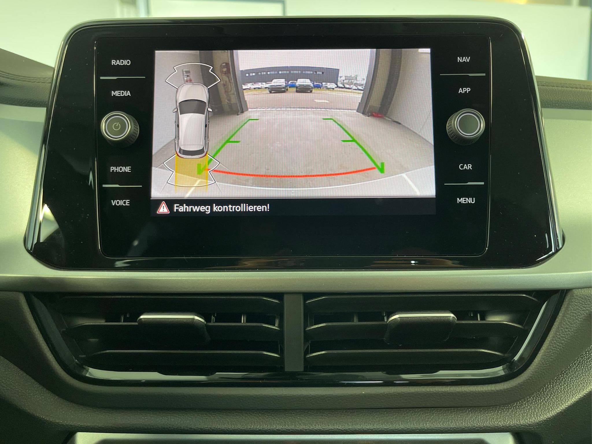 VW T-Roc LIFE (2026) - Photo 18