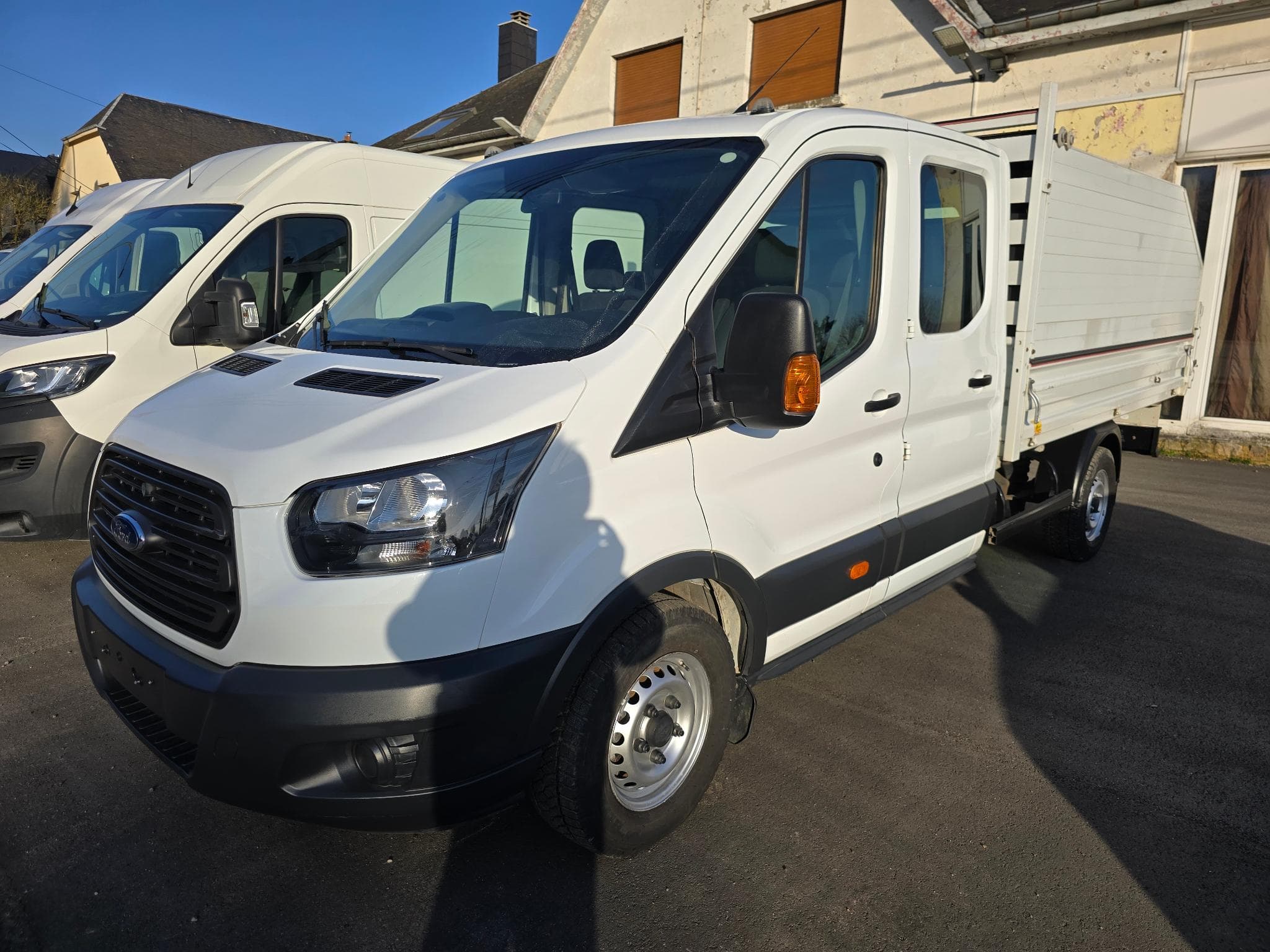 Ford Transit 2T 170 cv double cabine basculant avec accessoires 4X4 très rar (2019) - Photo 2
