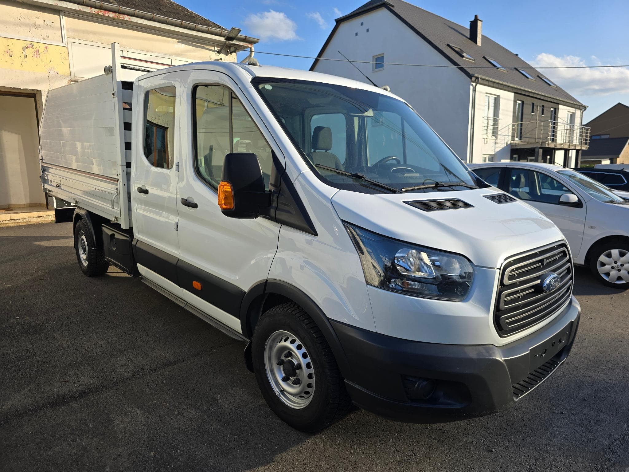 Ford Transit 2T 170 cv double cabine basculant avec accessoires 4X4 très rar (2019) - Photo 4