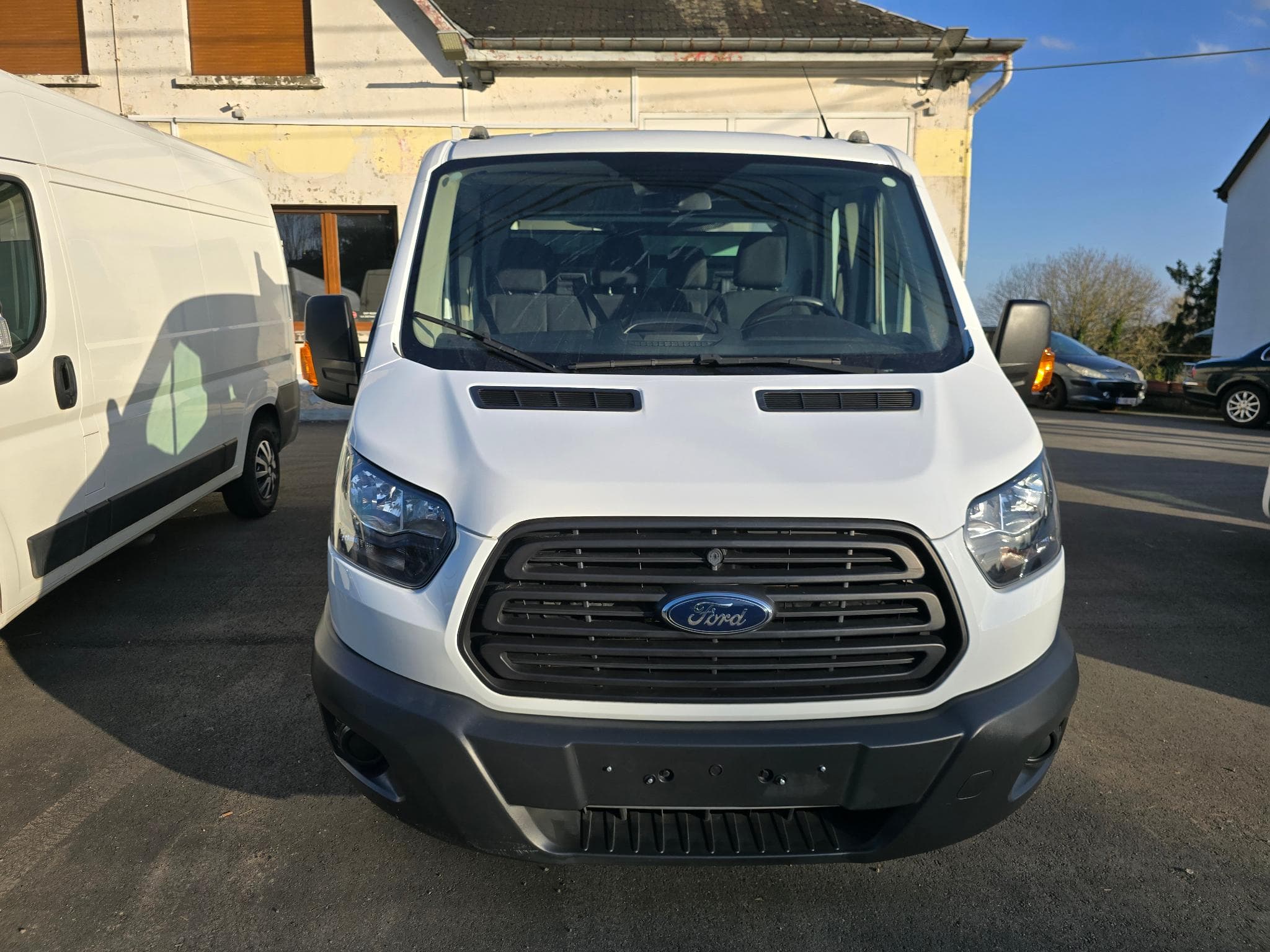 Ford Transit 2T 170 cv double cabine basculant avec accessoires 4X4 très rar (2019) - Photo 3