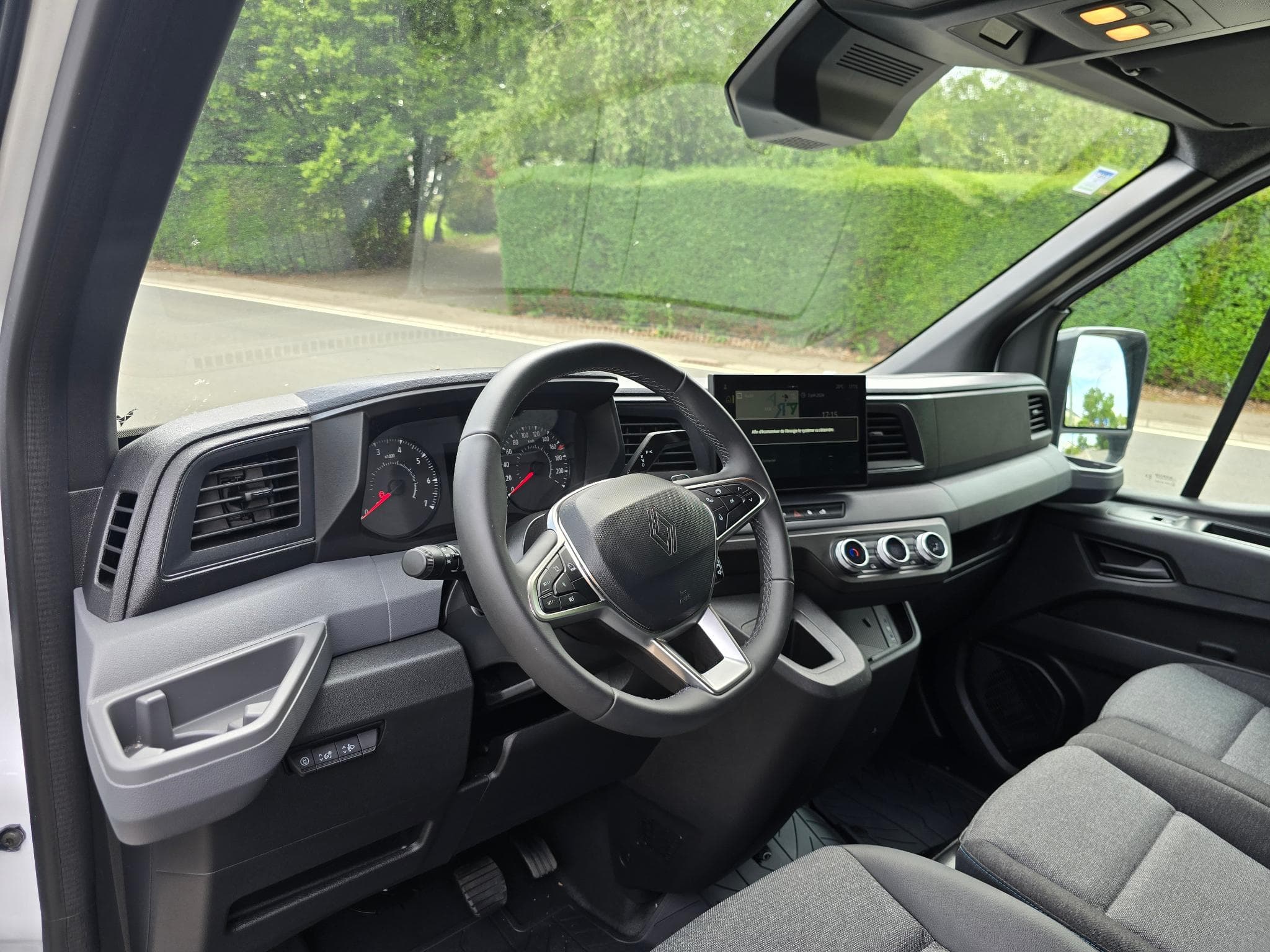 Renault Master New modèle dci 150 CV L3 H2 boite auto 12000 kms opts 2026 2 (2026) - Photo 12