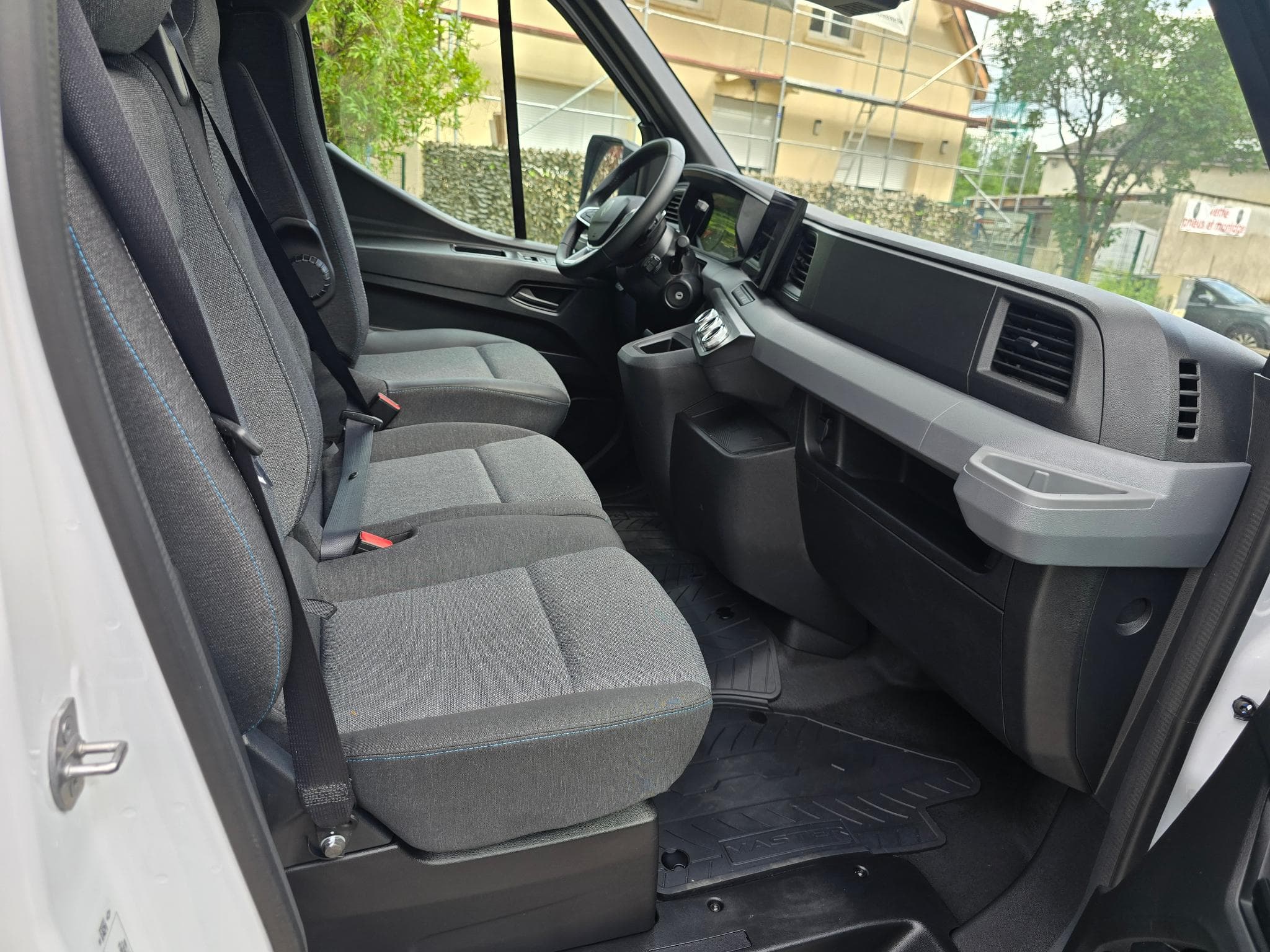 Renault Master New modèle dci 150 CV L3 H2 boite auto 12000 kms opts 2026 2 (2026) - Photo 10