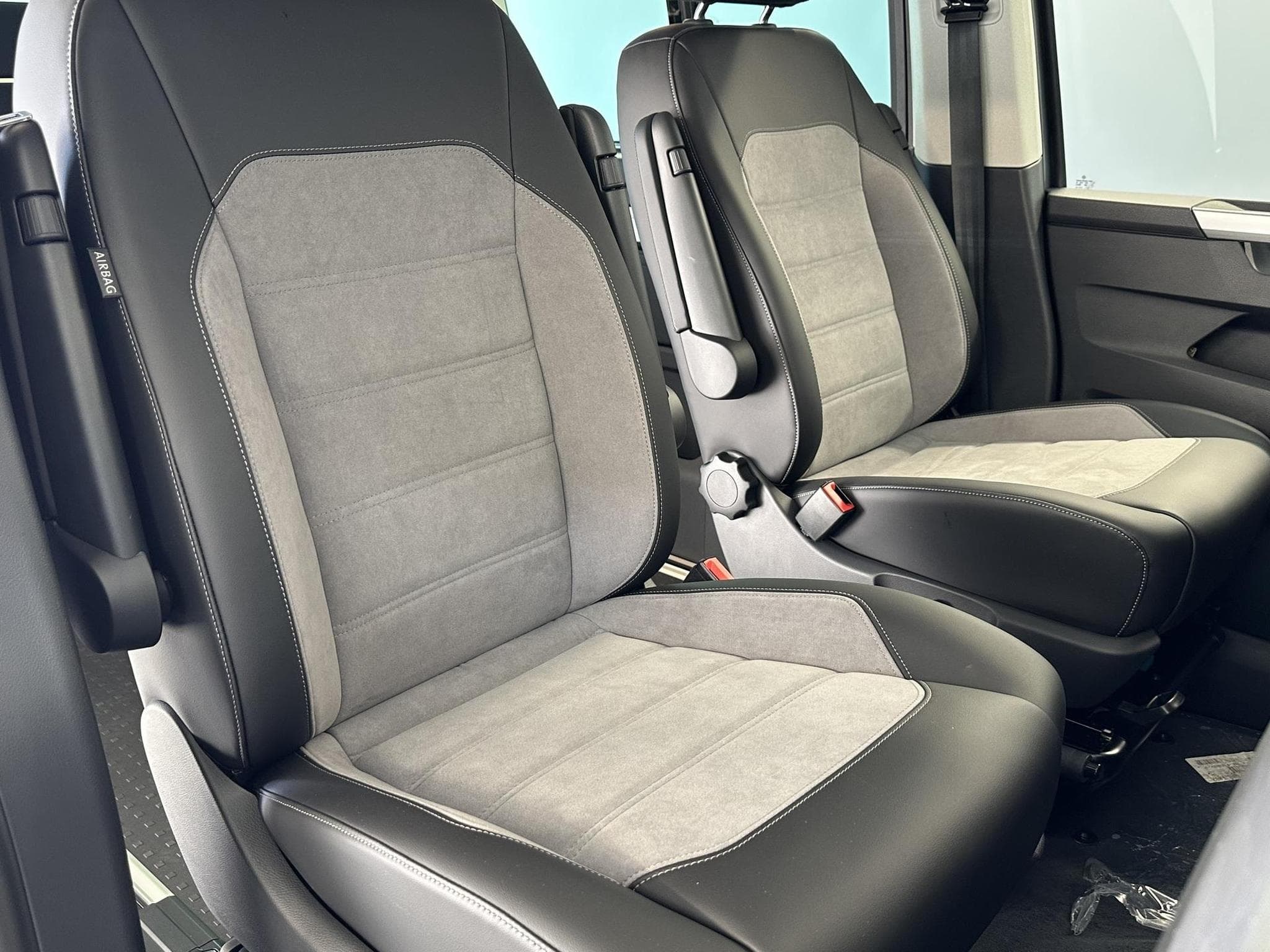 VW California Beach Camper Edition (2023) - Photo 11