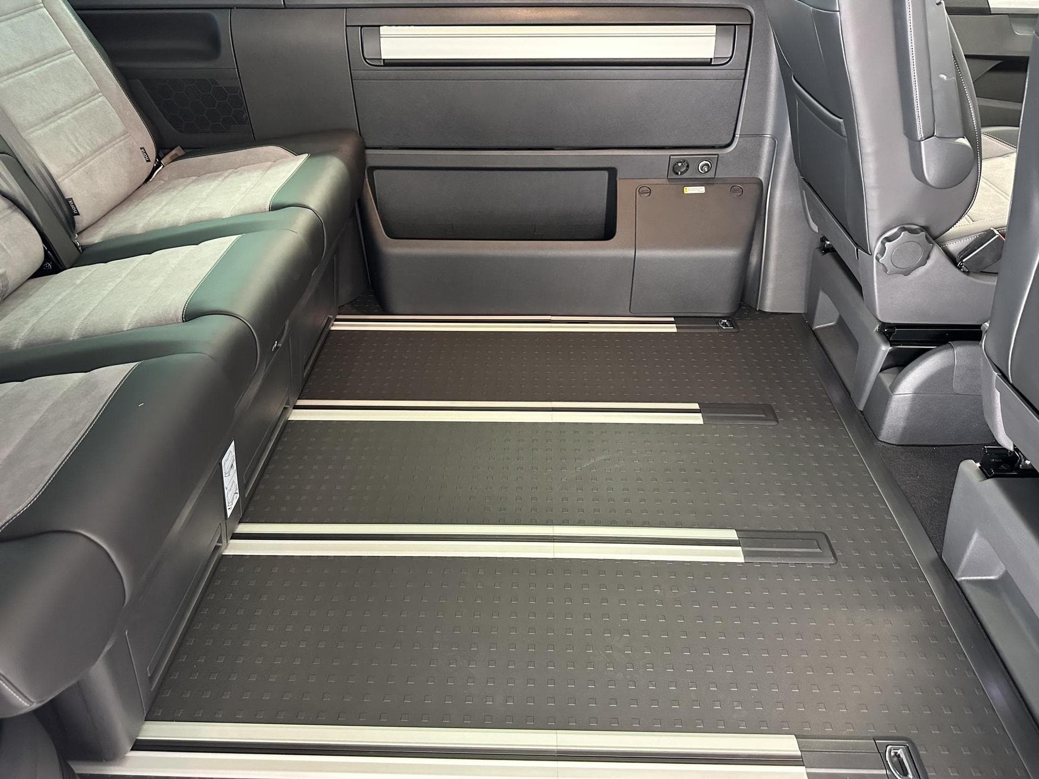 VW California Beach Camper Edition (2023) - Photo 12