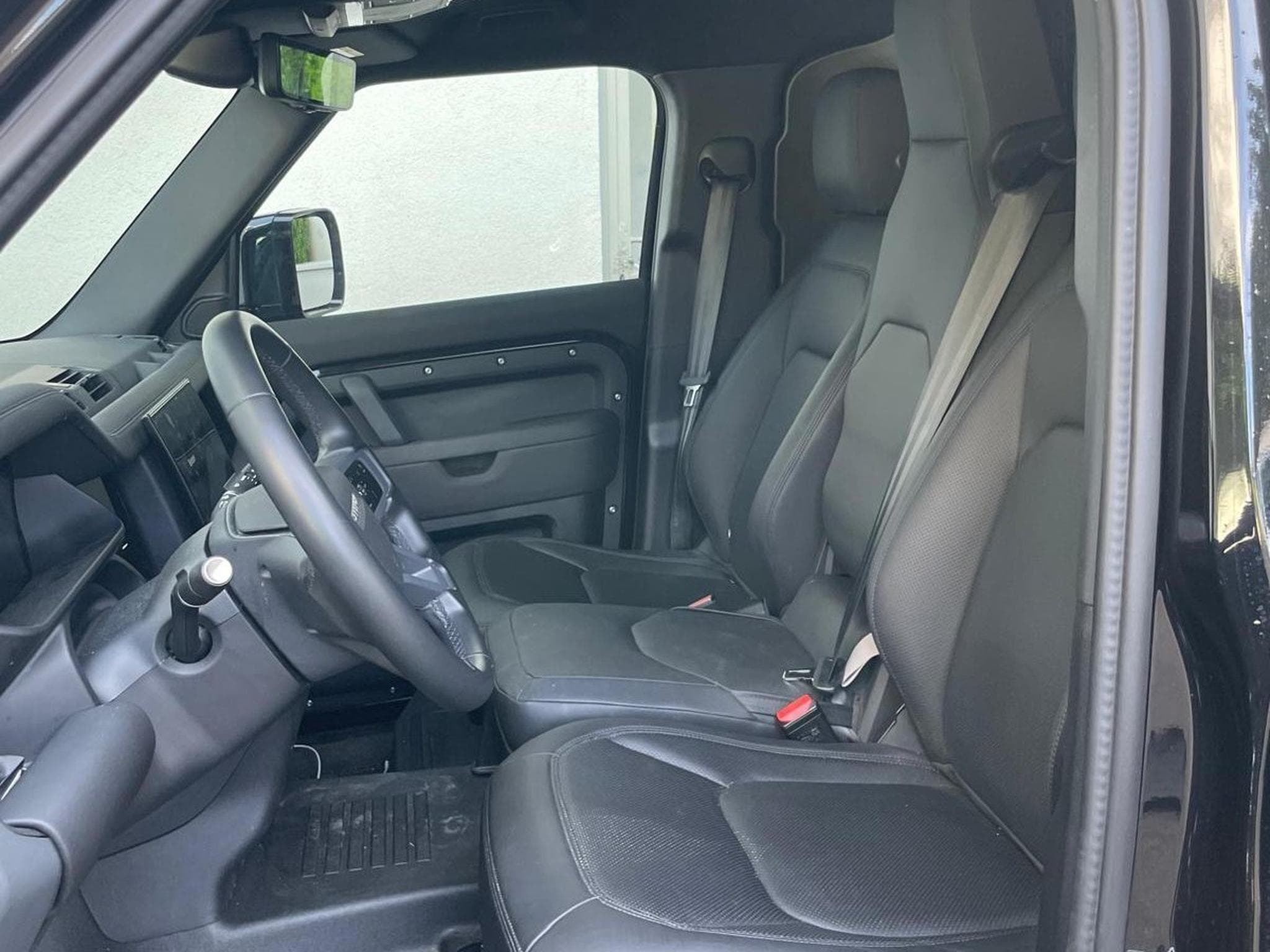 Land-Rover Defender 110 D250 HardTop X-Dynamic SE UTILITAIRE (2025) - Photo 7