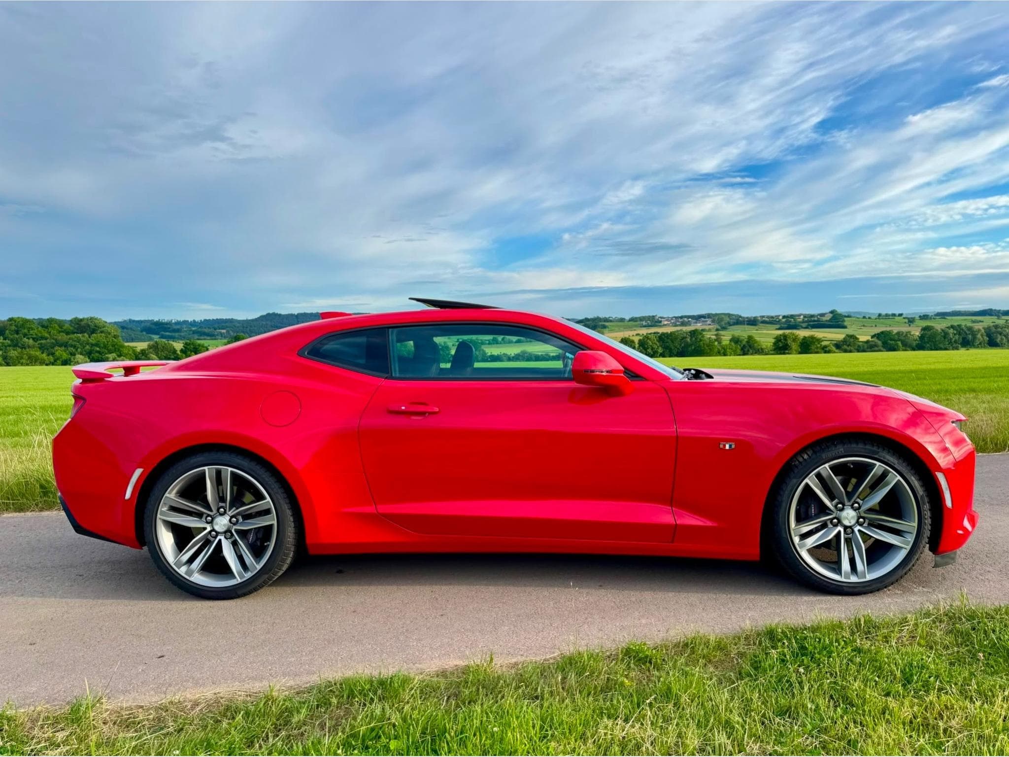 Chevrolet Camaro Touring (2019) - Photo 2