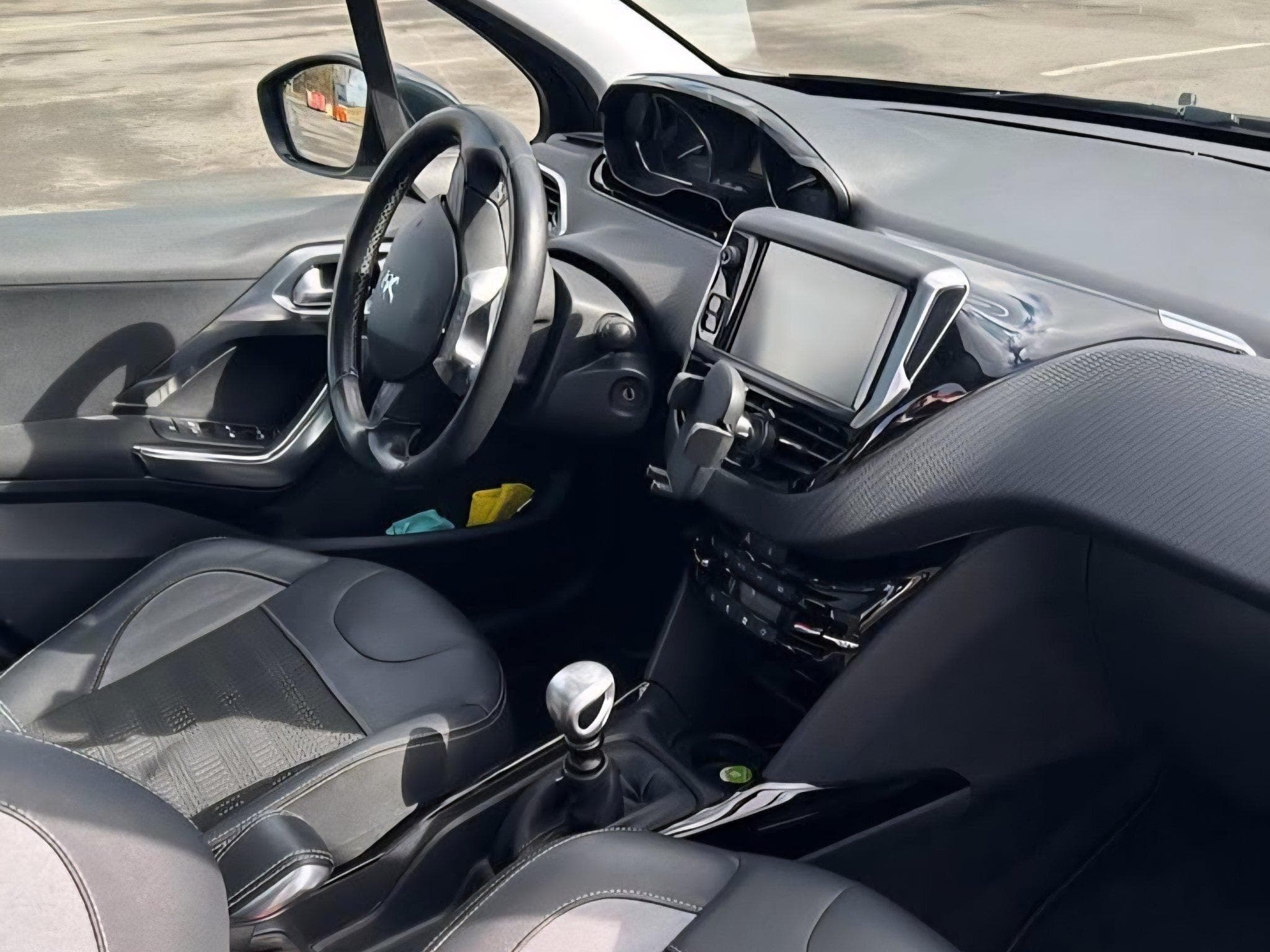 Peugeot 2008 (2016) - Photo 2
