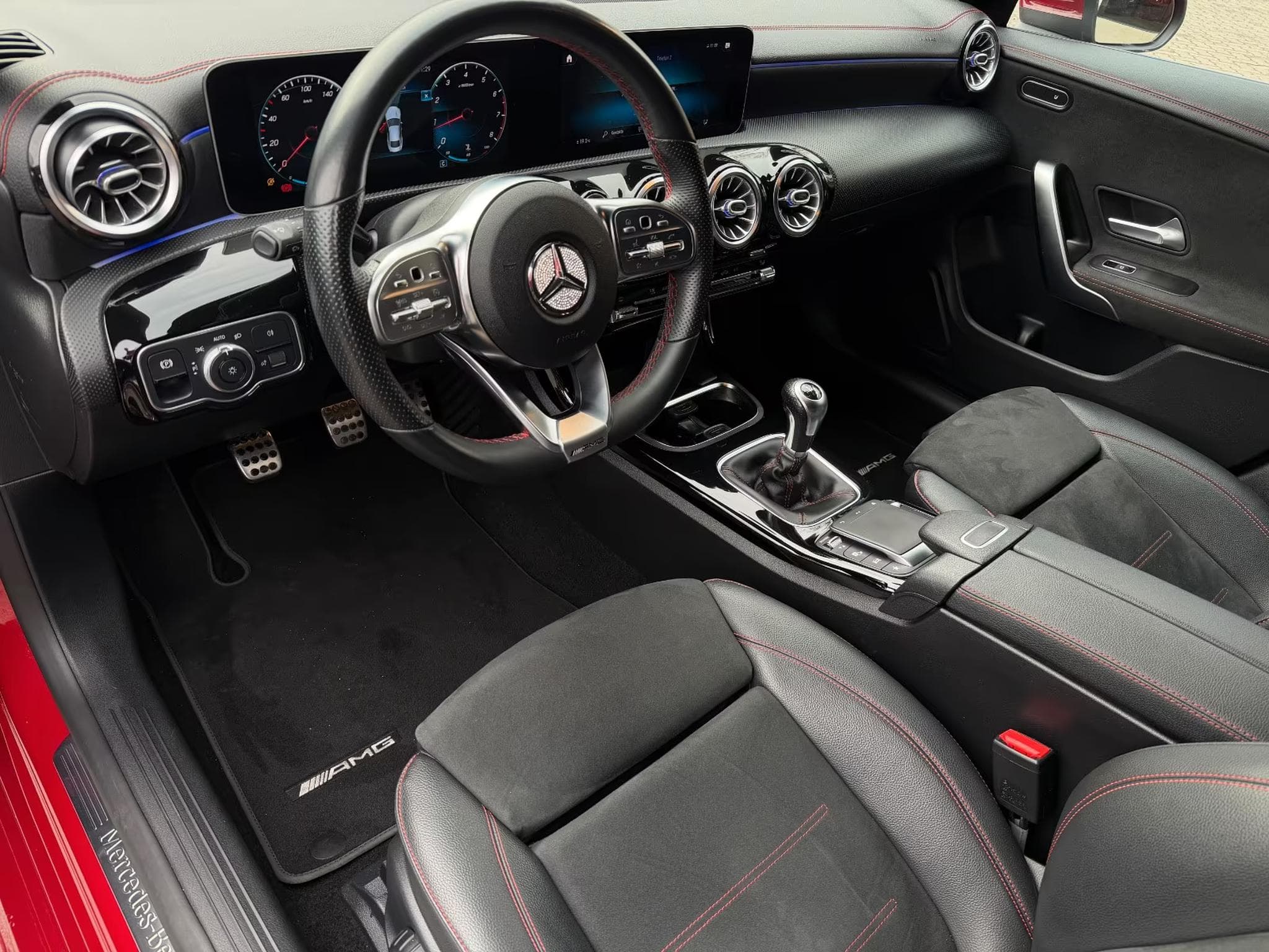 Mercedes CLA 220 AMG Line (2020) - Photo 7