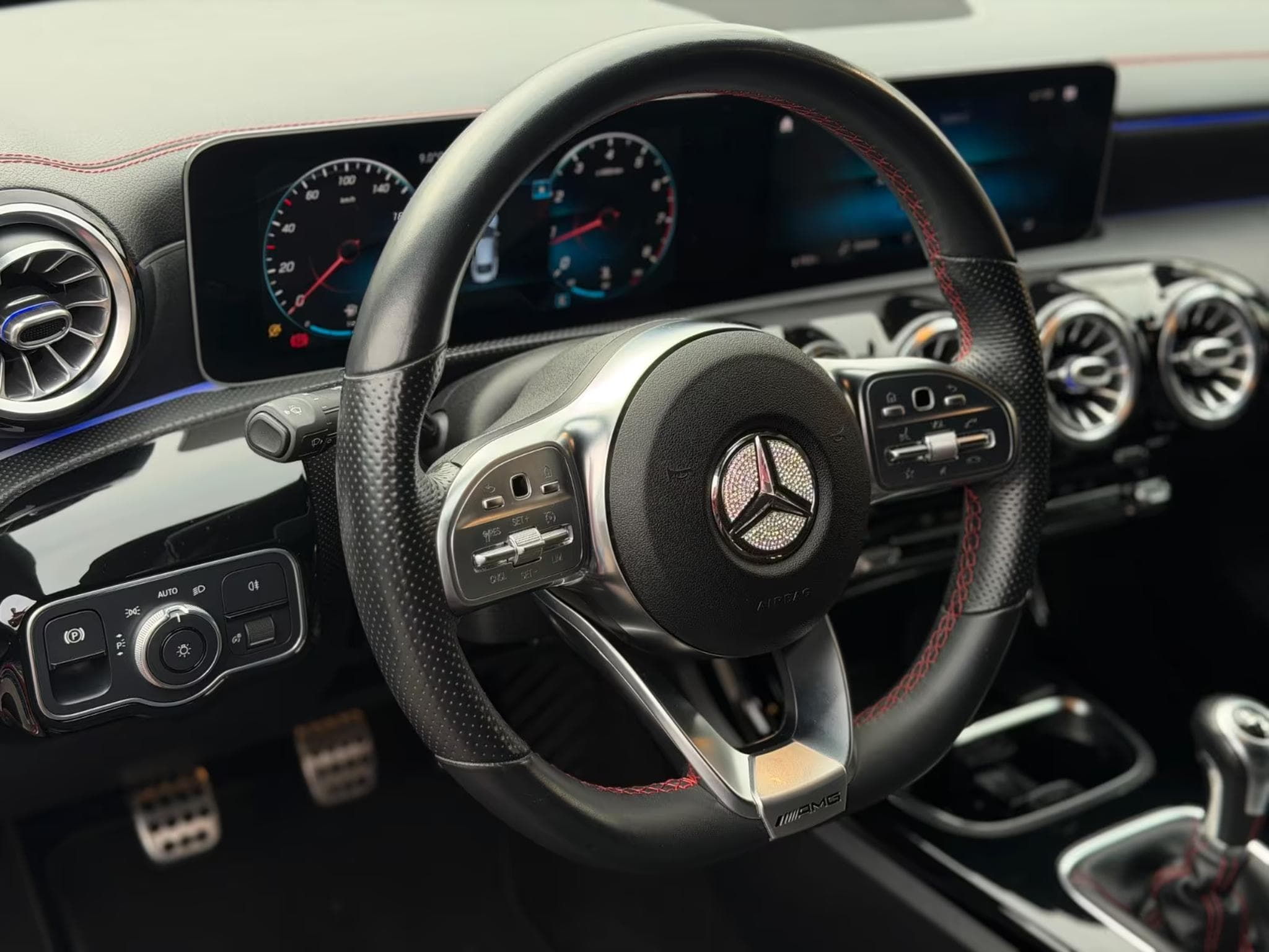 Mercedes CLA 220 AMG Line (2020) - Photo 9
