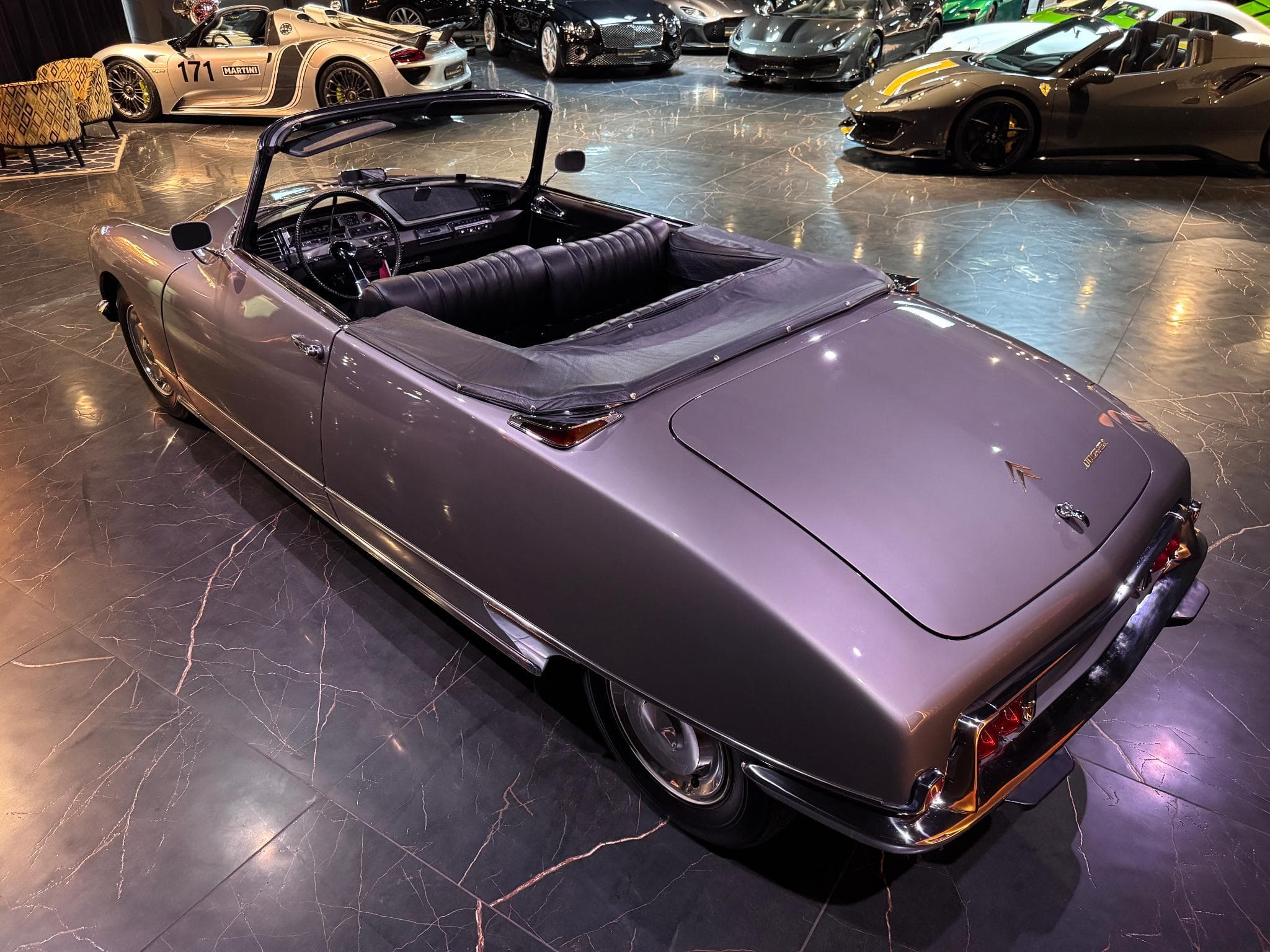 Citroën DS 21 Cabrio (1966) - Photo 3
