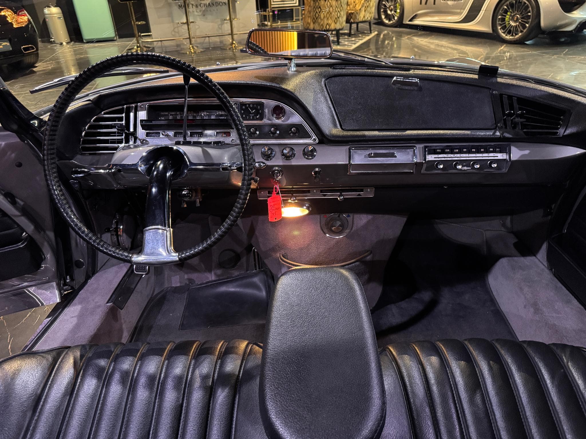 Citroën DS 21 Cabrio (1966) - Photo 5