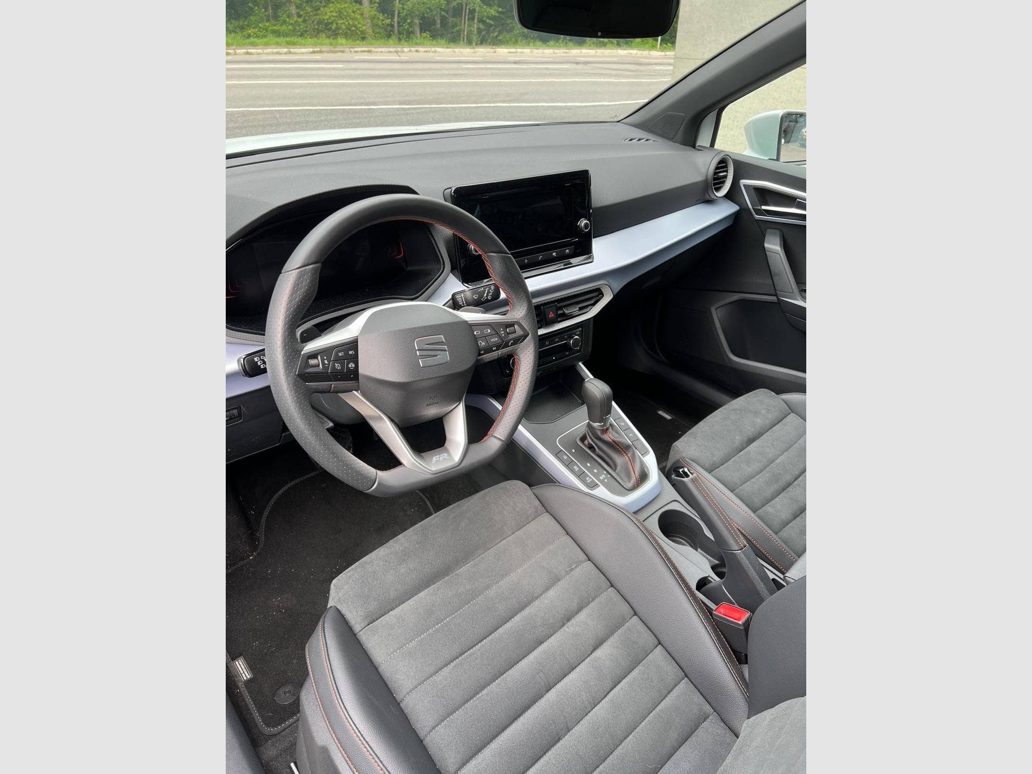 Seat Arona 1.0 FR TSI 115 DSG7 (2025) - Photo 2