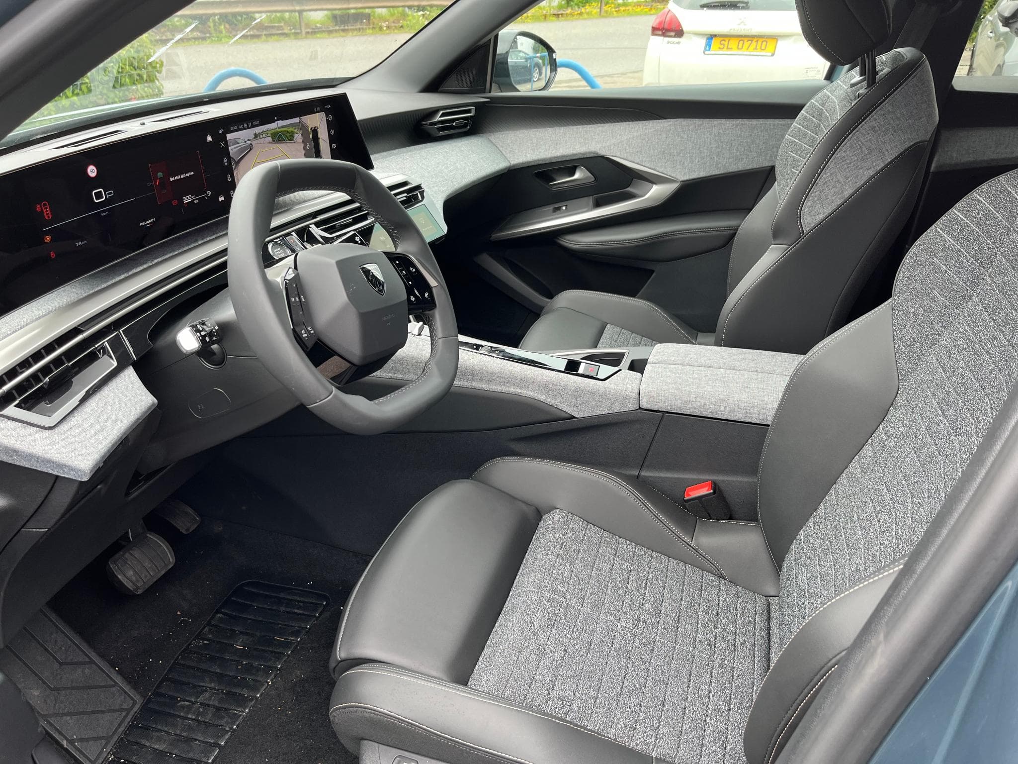 Peugeot 3008 Allure hybrid 145 (2026) - Photo 3