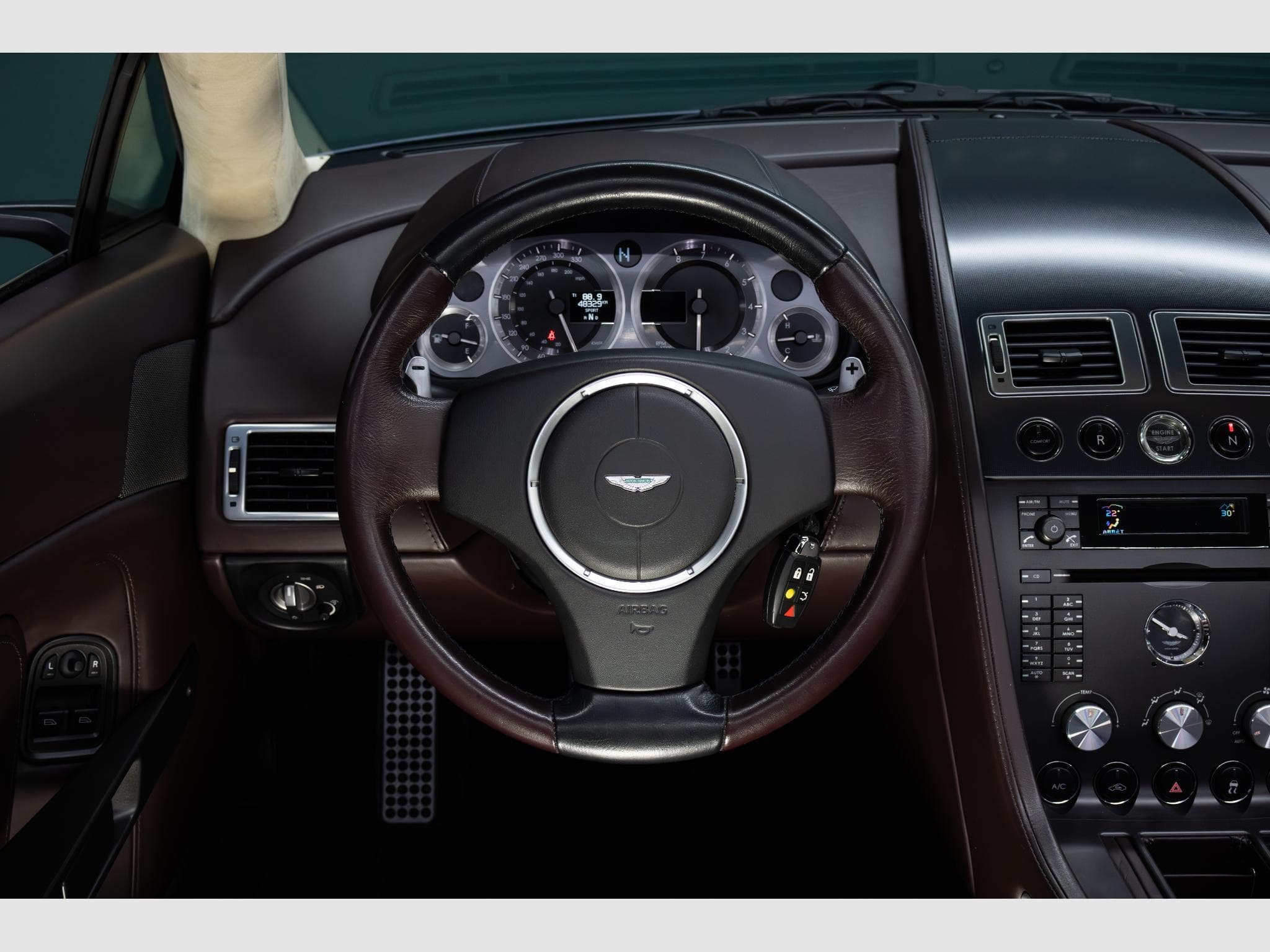 Aston-Martin V8 Vantage Roadster 4.3 | Double-Embrayage (2007) - Photo 17