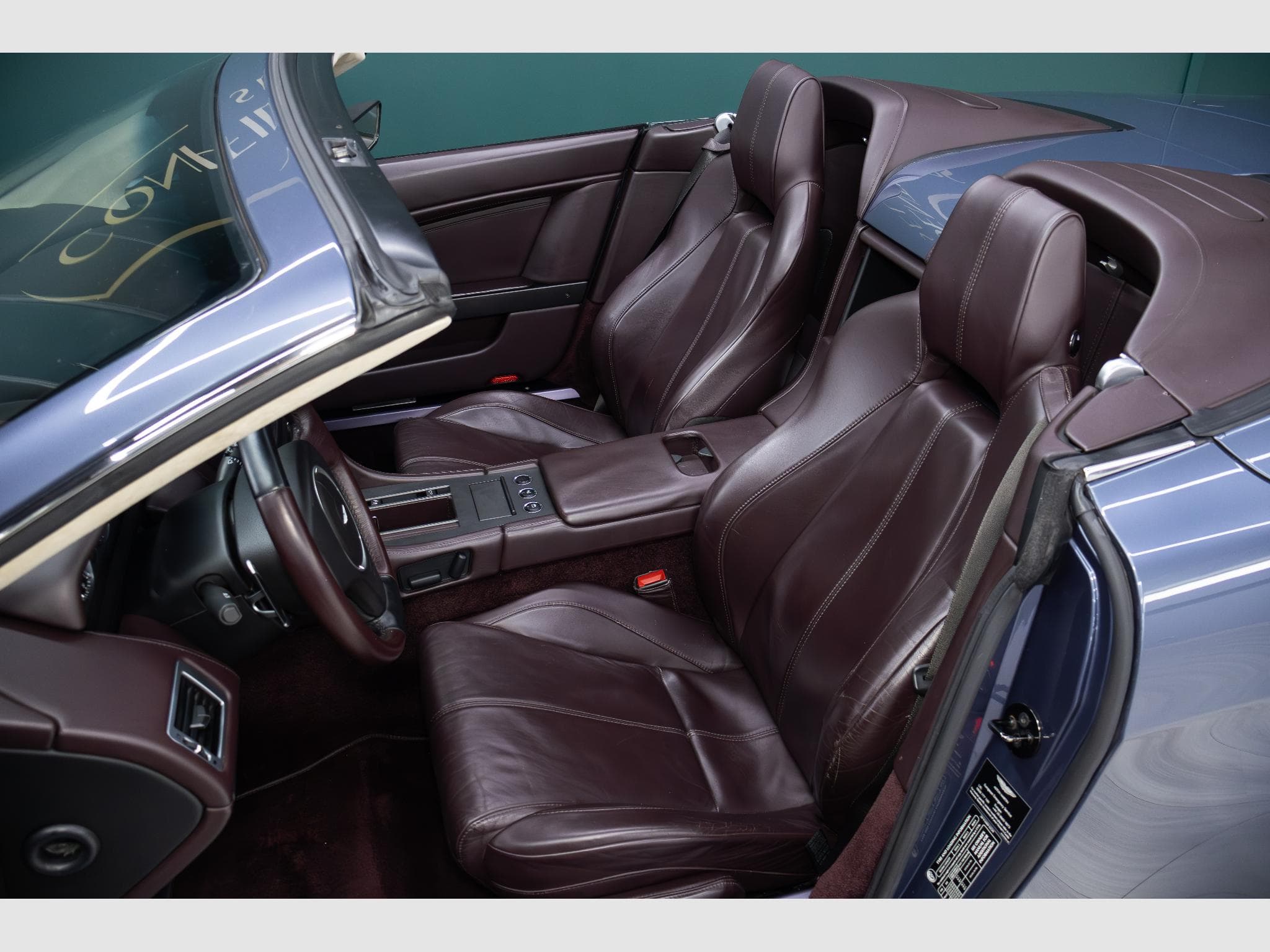Aston-Martin V8 Vantage Roadster 4.3 | Double-Embrayage (2007) - Photo 21