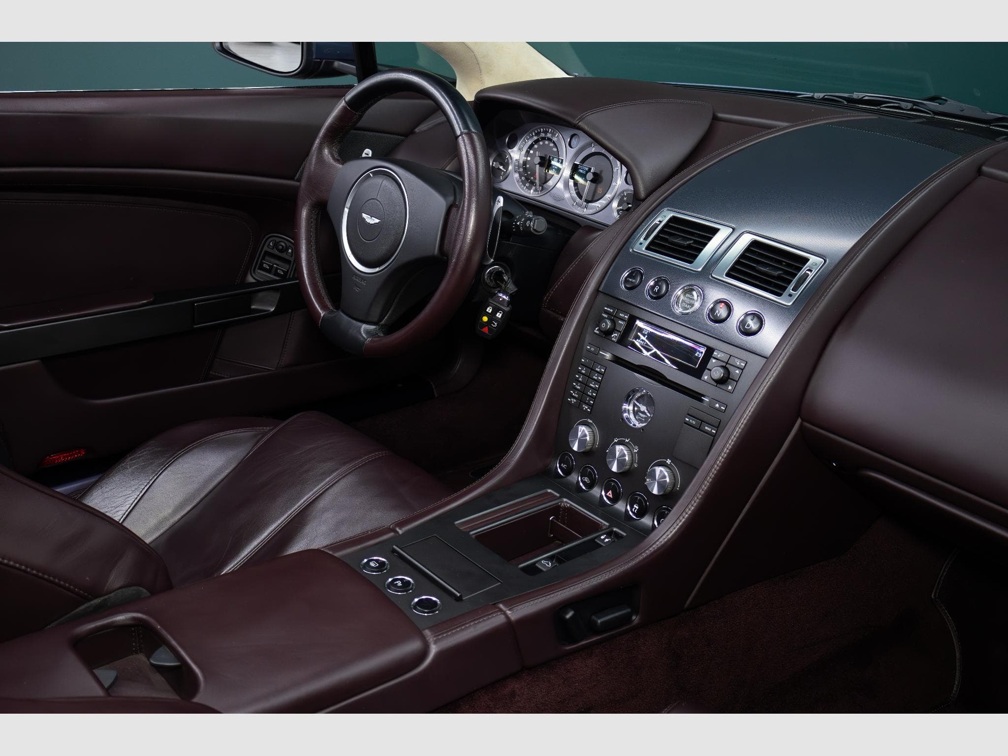Aston-Martin V8 Vantage Roadster 4.3 | Double-Embrayage (2007) - Photo 20